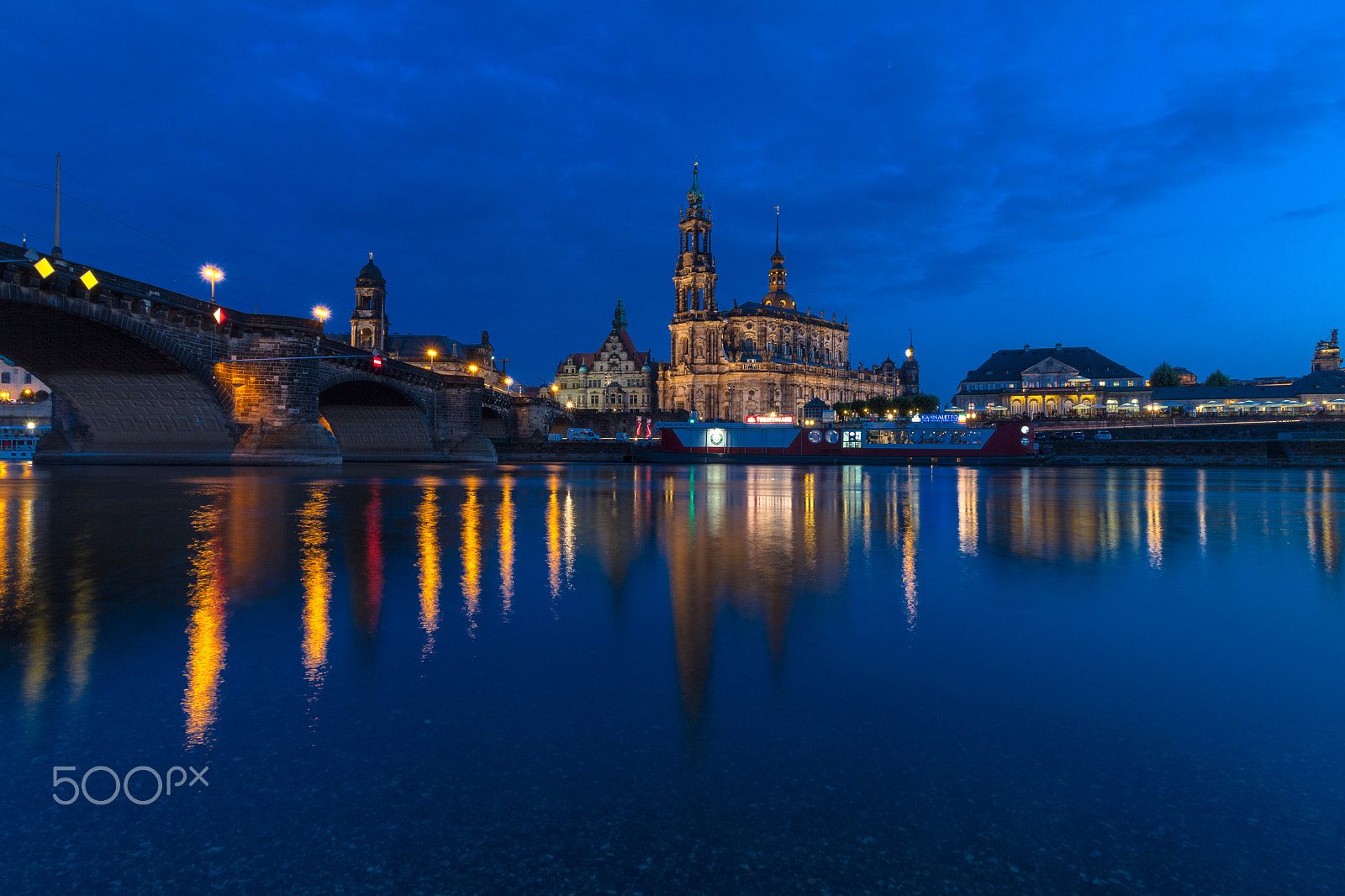 Canon EOS 7D + Canon EF-S 10-18mm F4.5–5.6 IS STM sample photo. Dresden photography