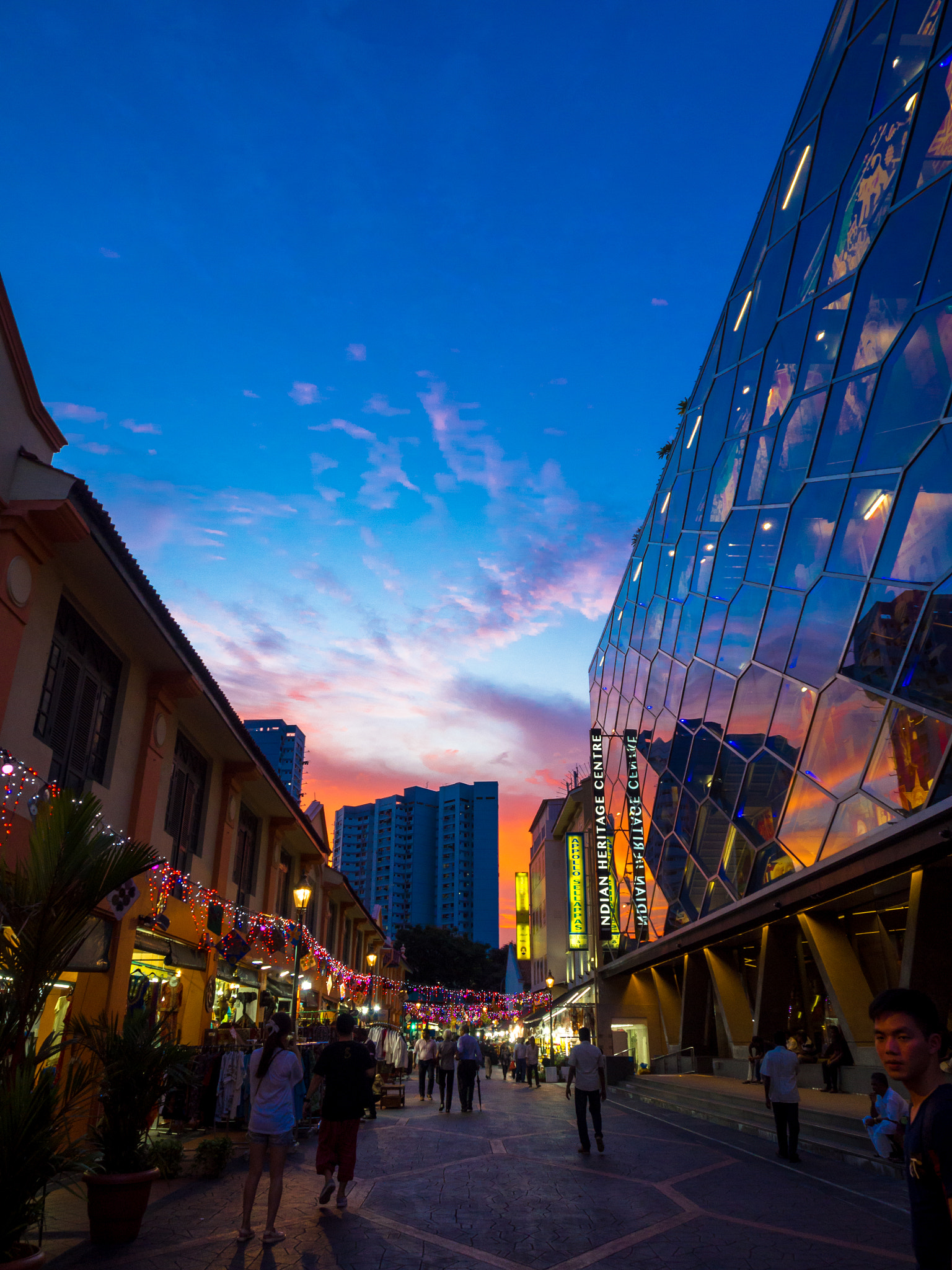 Olympus OM-D E-M10 + OLYMPUS M.12-50mm F3.5-6.3 sample photo. Sunset in little india, singapore photography