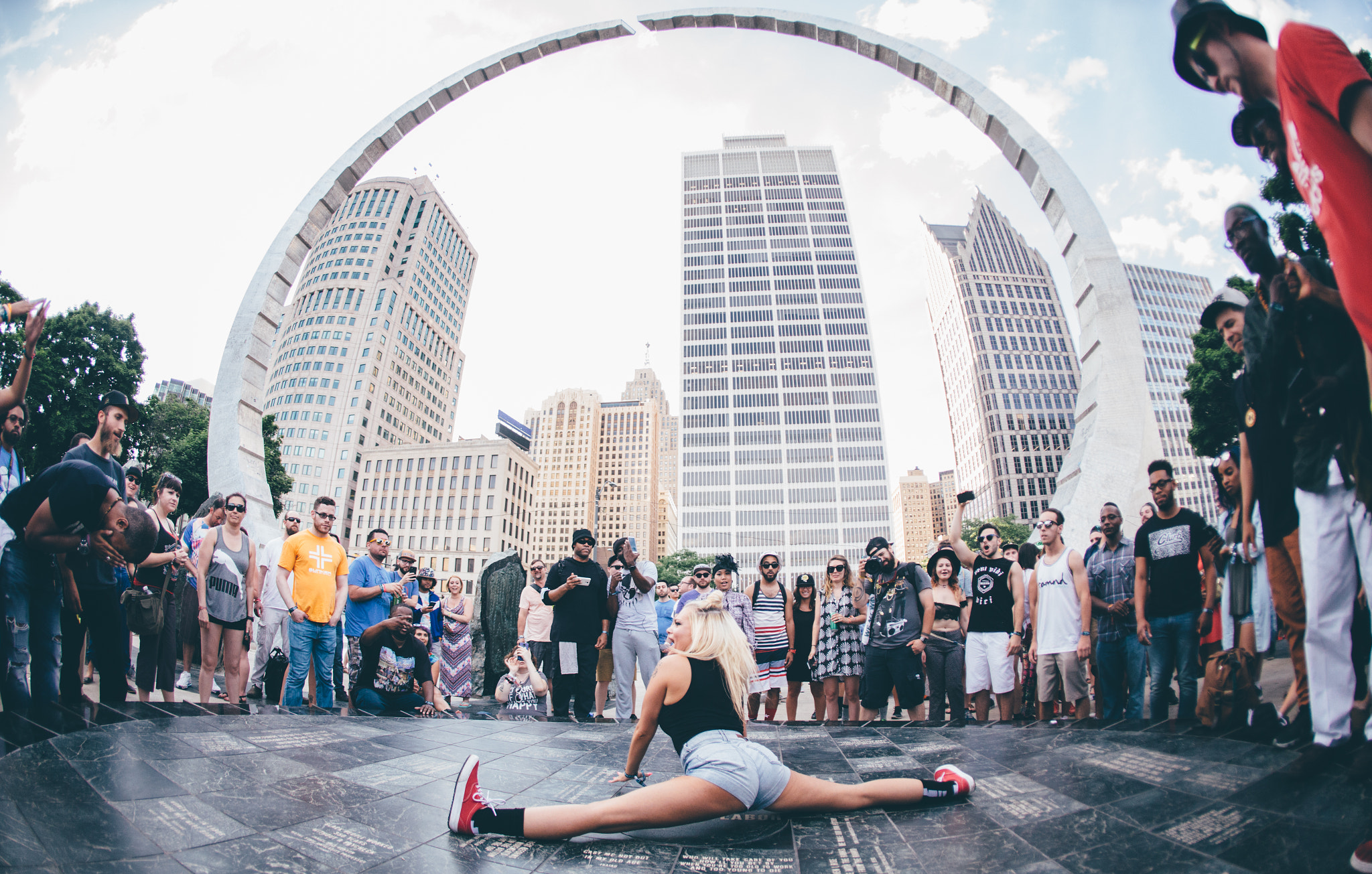 Canon EOS 6D + Canon EF 15mm F2.8 Fisheye sample photo. Dancing queen photography