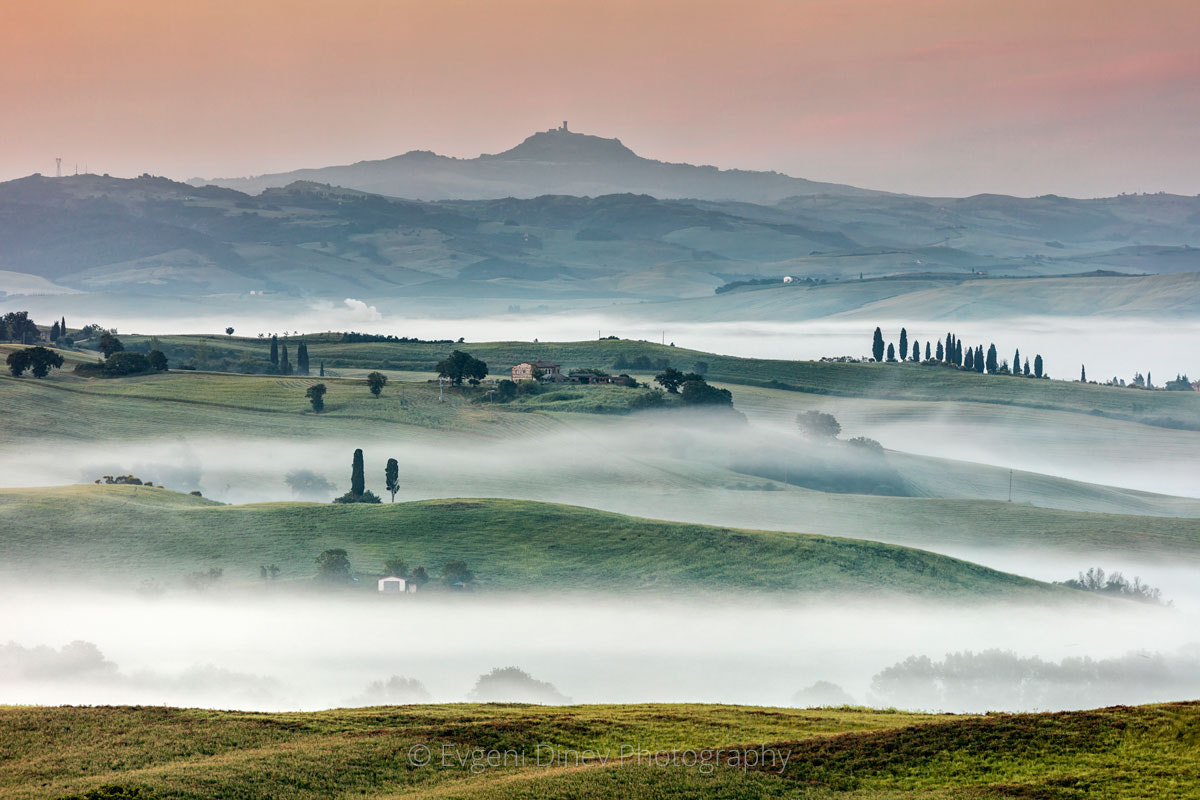 Canon EF 70-200mm F4L IS USM sample photo. The mists of val d'orcia photography