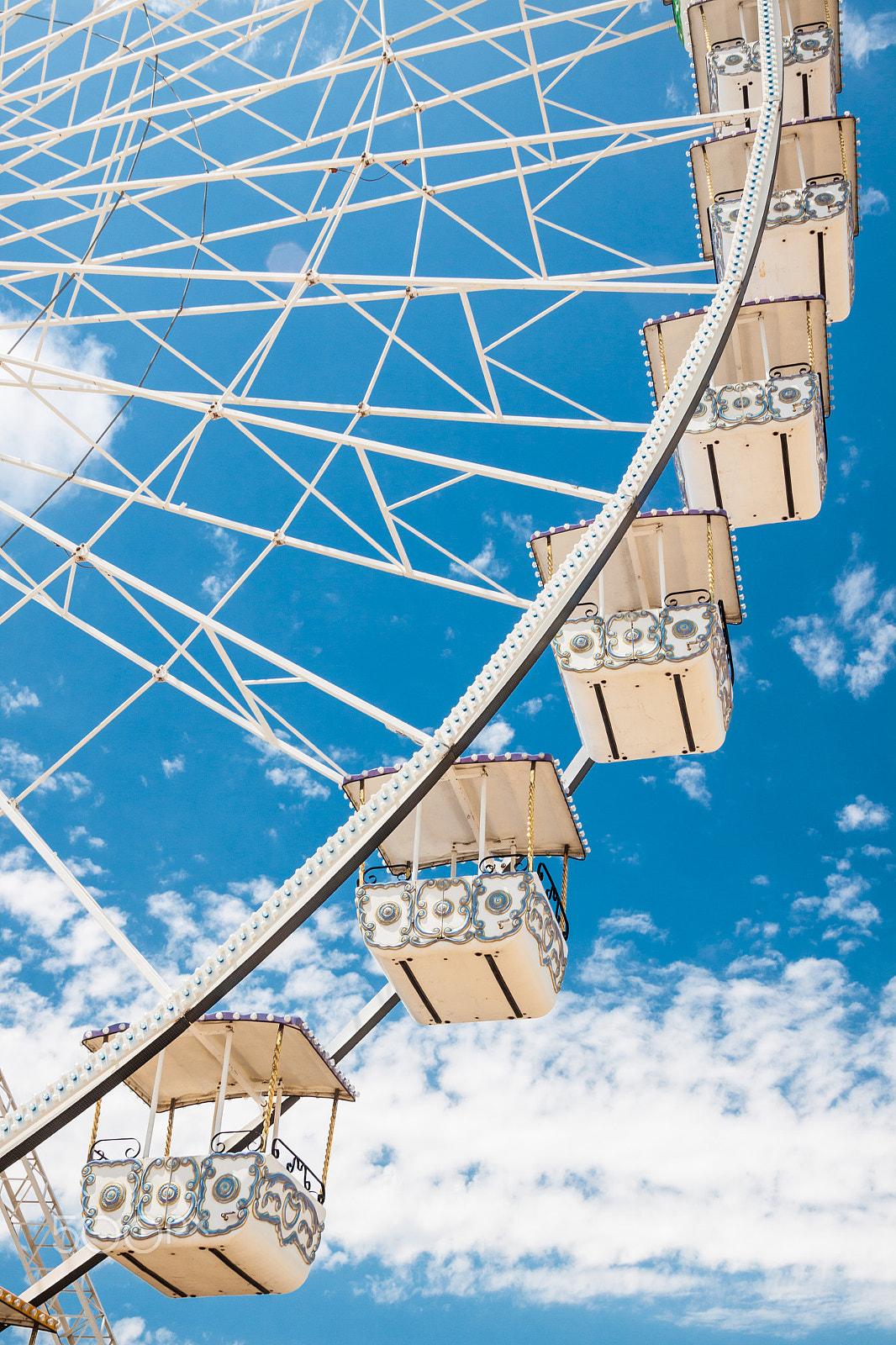 Canon EOS 50D + Sigma 18-50mm f/2.8 Macro sample photo. Ferris wheel of fair and amusement park photography