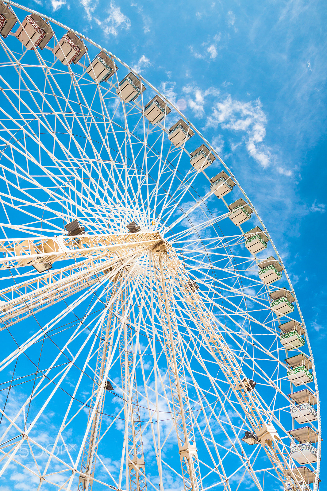 Canon EOS 50D + Sigma 18-50mm f/2.8 Macro sample photo. Ferris wheel of fair and amusement park photography