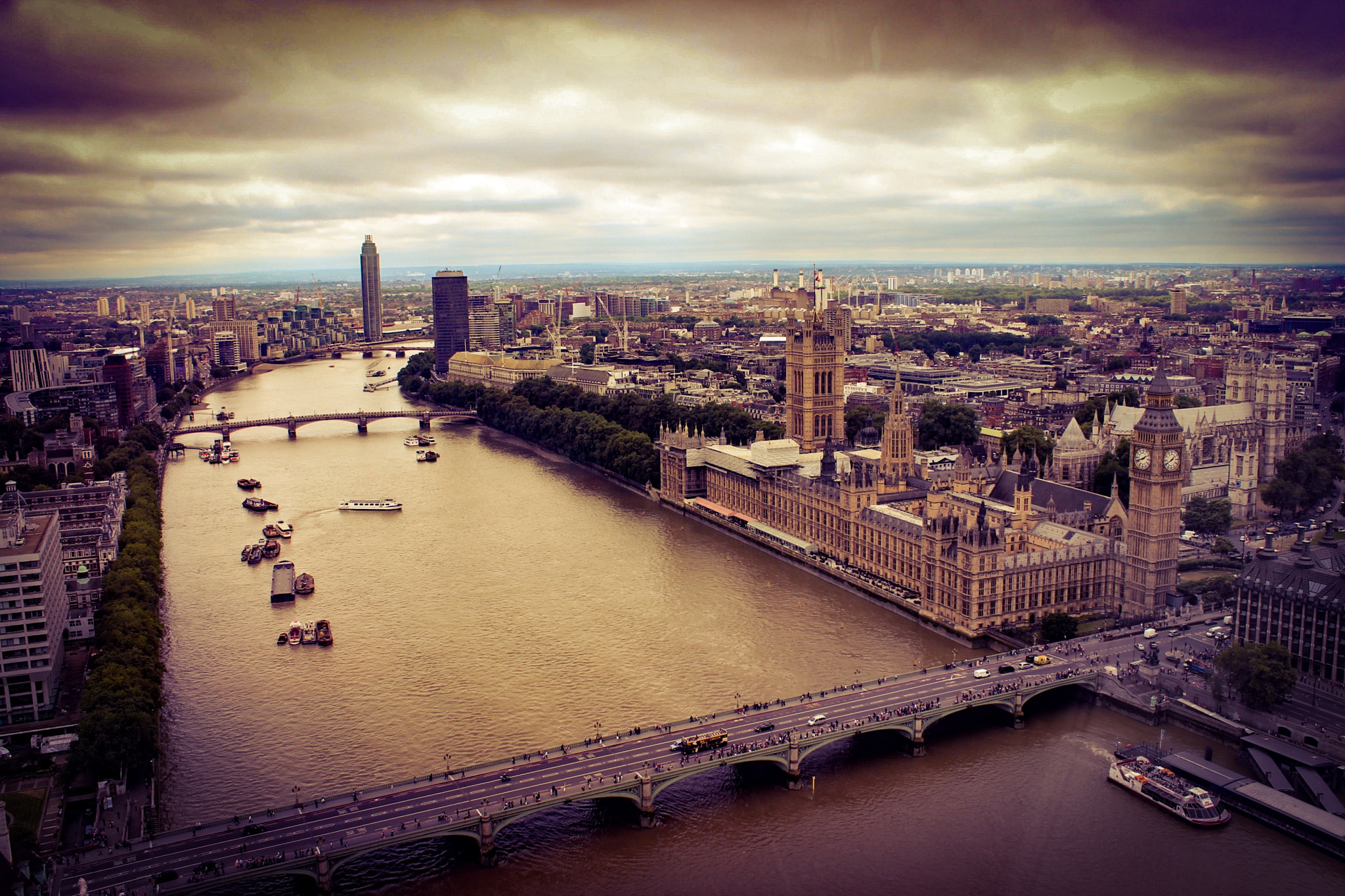 Canon EF-S 18-55mm F3.5-5.6 III sample photo. London......eye photography