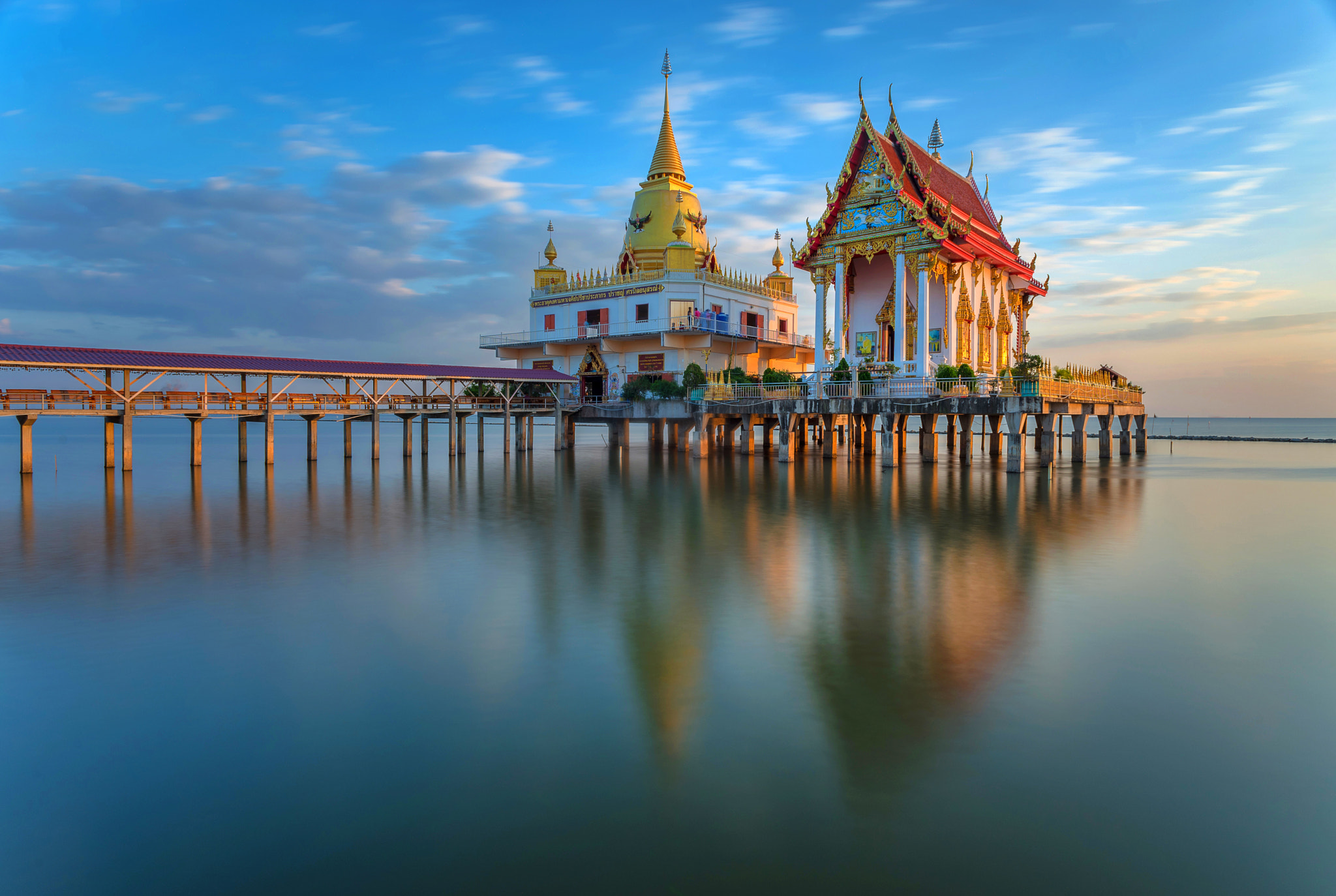 Nikon D750 + Nikon AF Nikkor 20mm F2.8D sample photo. Offshore stupa photography