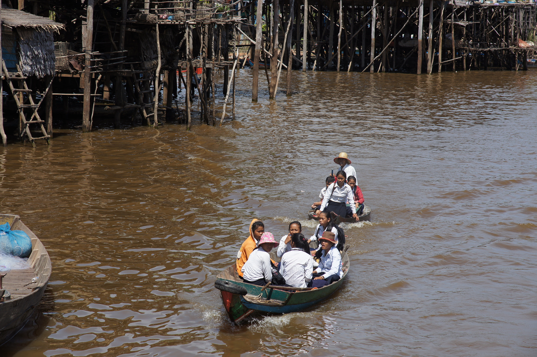 Sony Alpha DSLR-A580 sample photo. Siem reap river photography