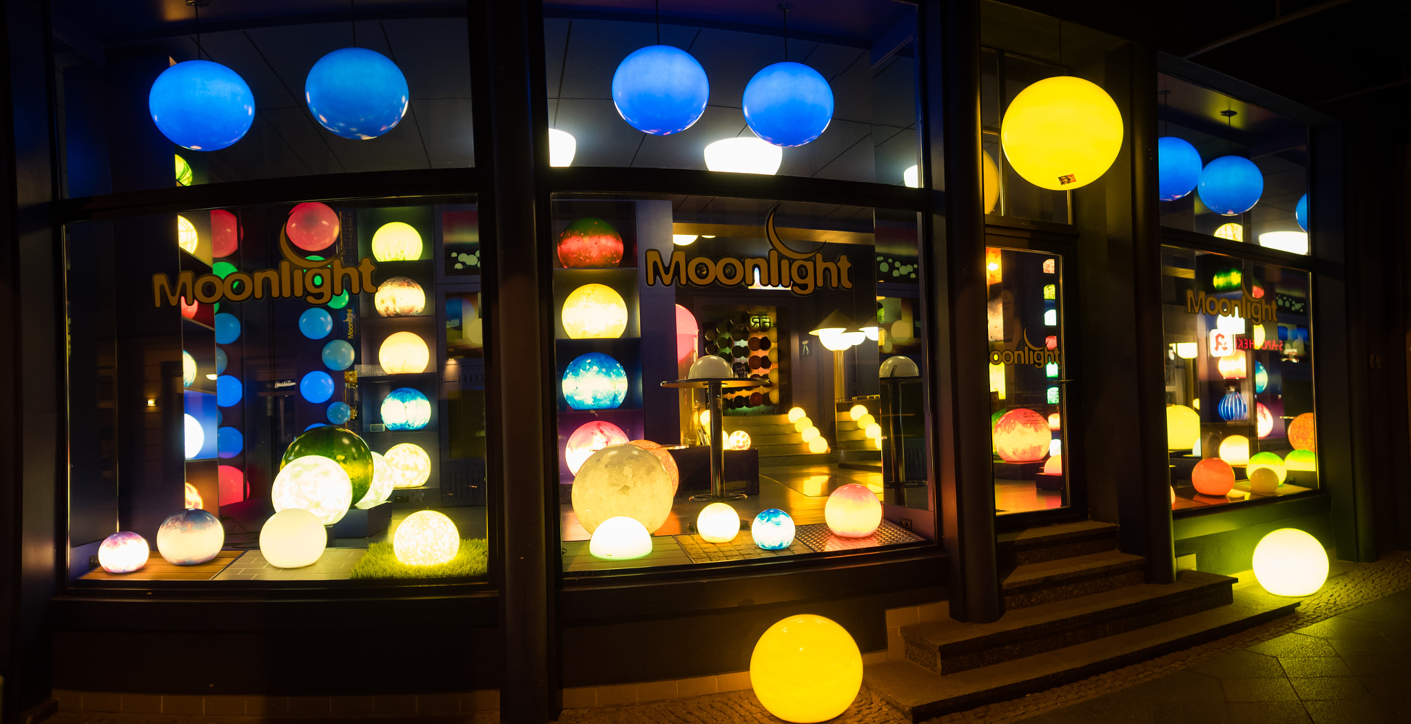 Olympus OM-D E-M1 + OLYMPUS M.12mm F2.0 sample photo. Berlin night light 1 photography