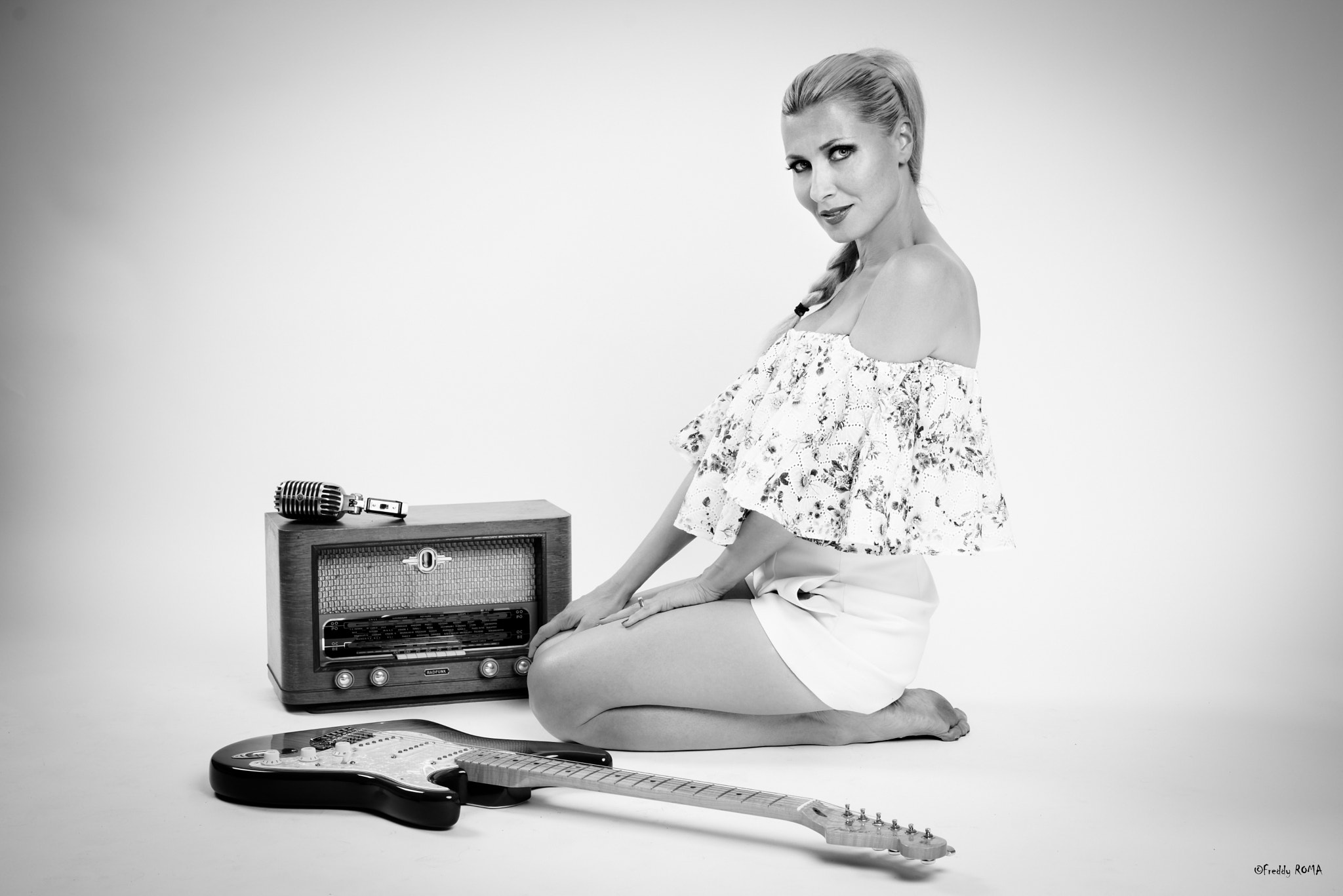 Nikon D800E + Sigma 50mm F1.4 DG HSM Art sample photo. Pin up caroline - singer - girly photography