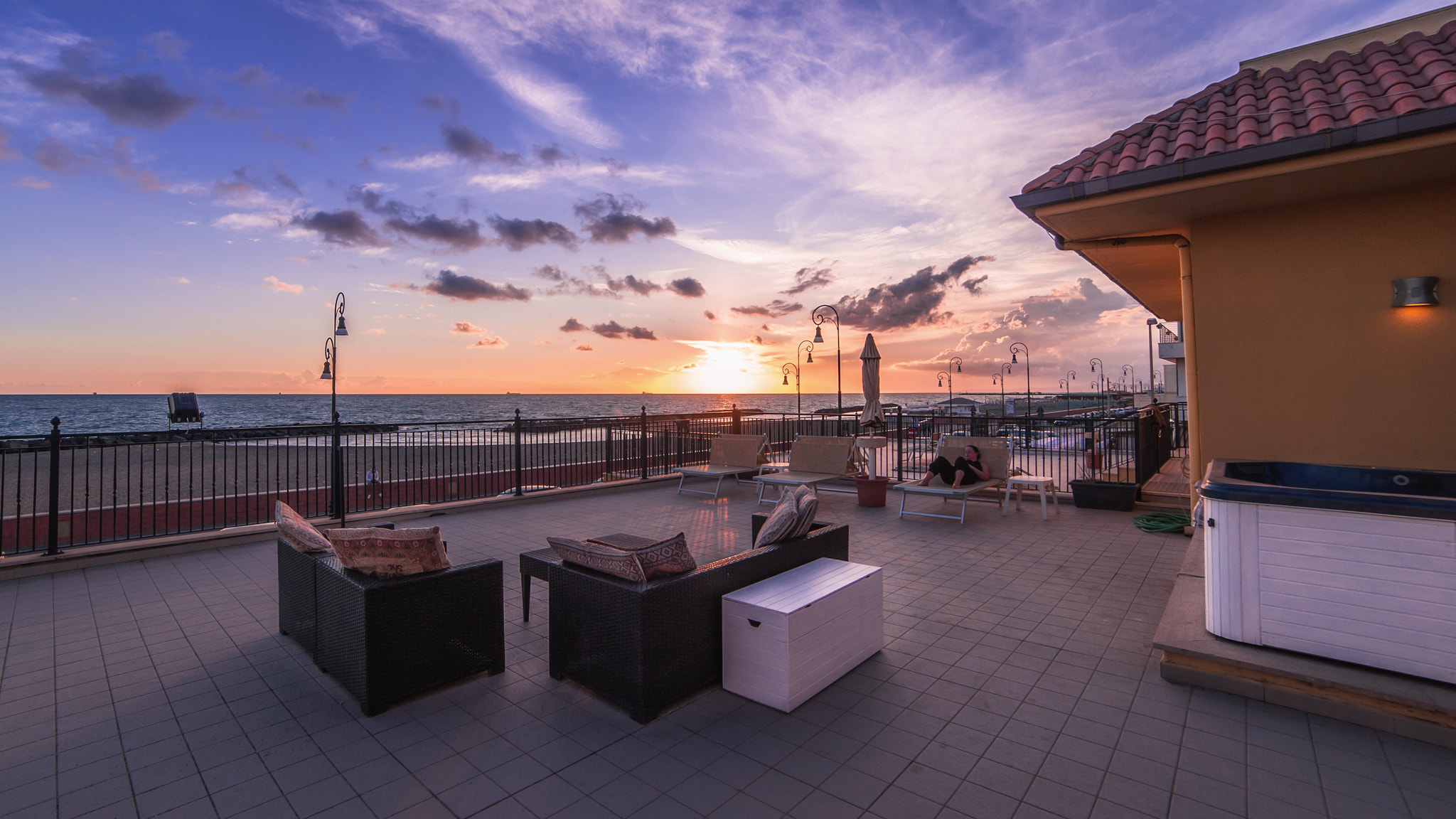 Nikon D3 sample photo. On the balcony photography
