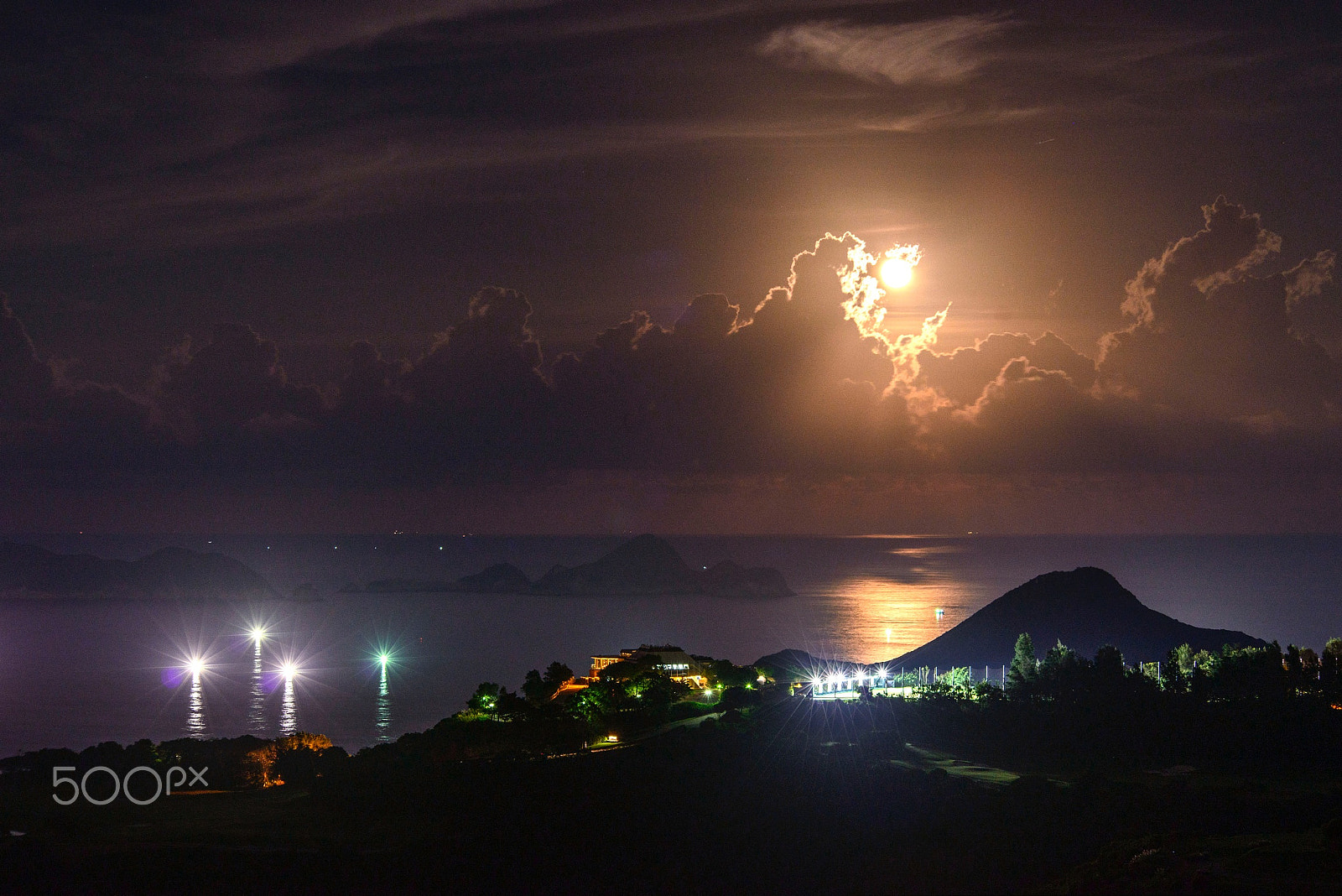 Nikon D800E + AF Nikkor 70-210mm f/4-5.6 sample photo. Summer solstice and full moon photography