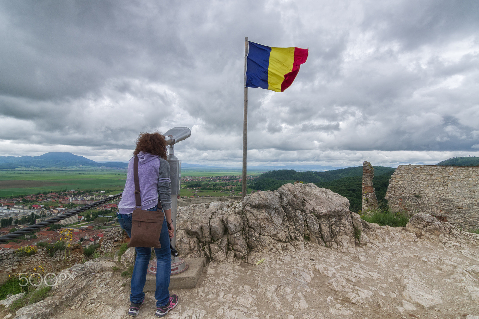 Samsung/Schneider D-XENON 12-24mm F4 ED AL [IF] sample photo. Looking the romanian flag photography