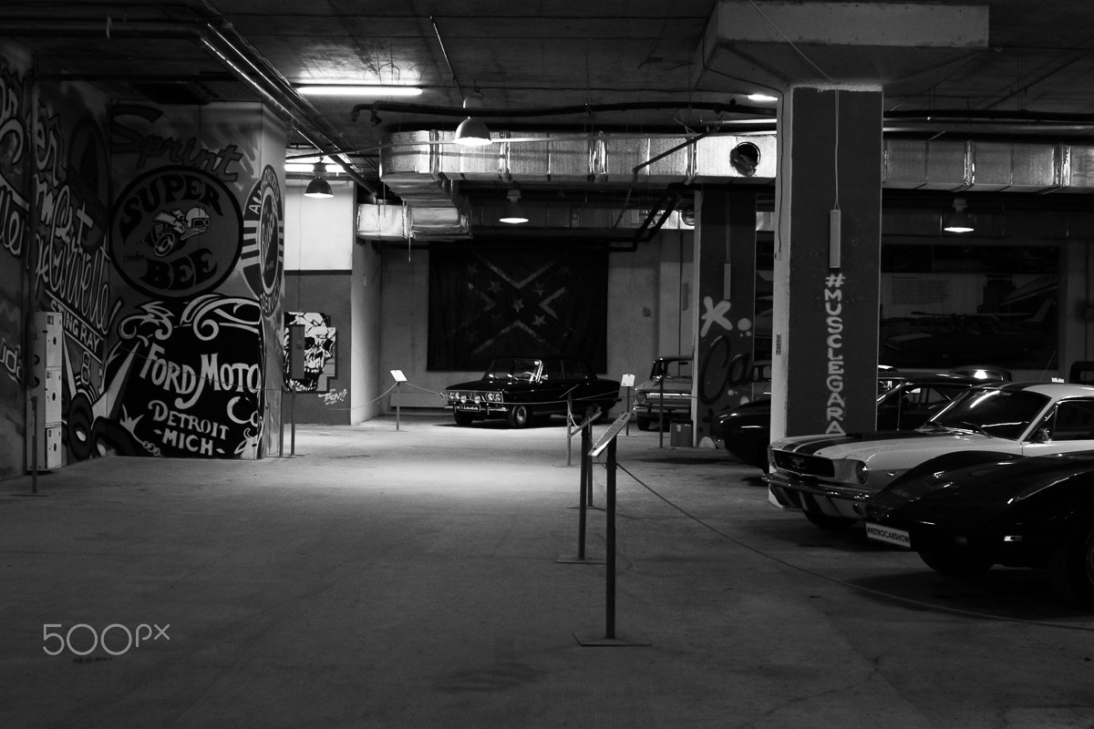 Canon EOS 7D + Canon EF 28mm F1.8 USM sample photo. Musclecars in st petersburg photography