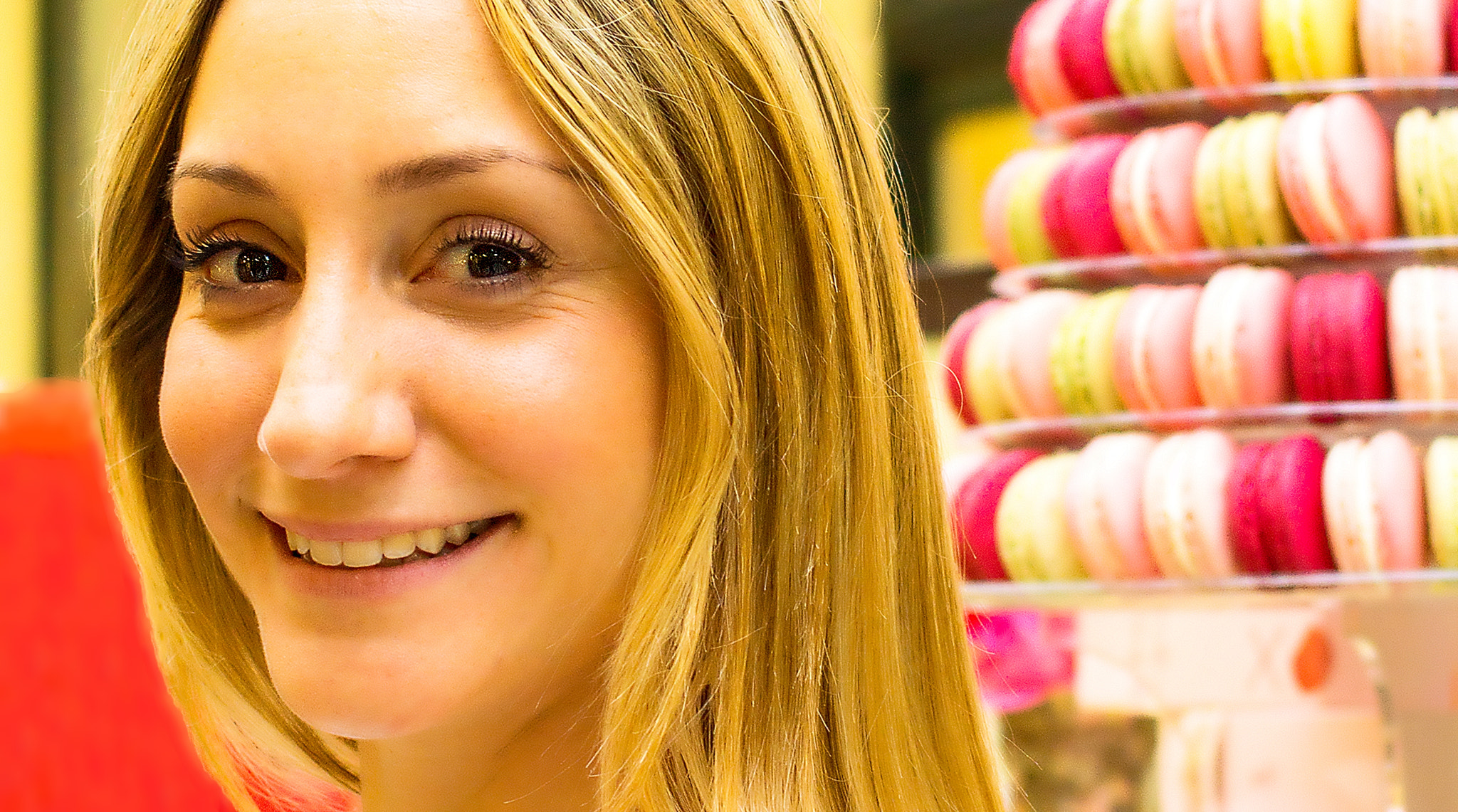 Sony Alpha NEX-7 + E 32mm F1.8 sample photo. Macaron girl photography