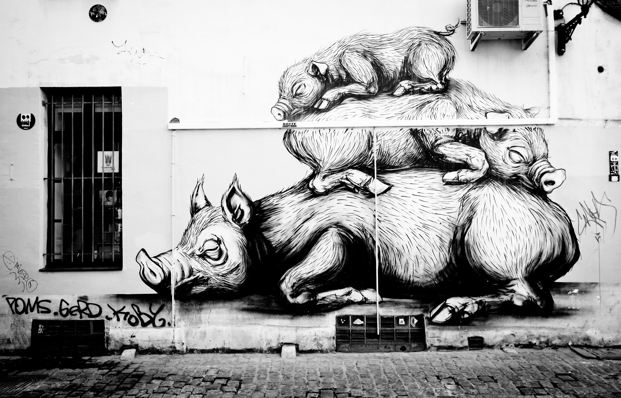 Sigma 10-20mm F3.5 EX DC HSM sample photo. Brusells, belgium -nov 03,2015: brussels street art: lazy pigs b photography