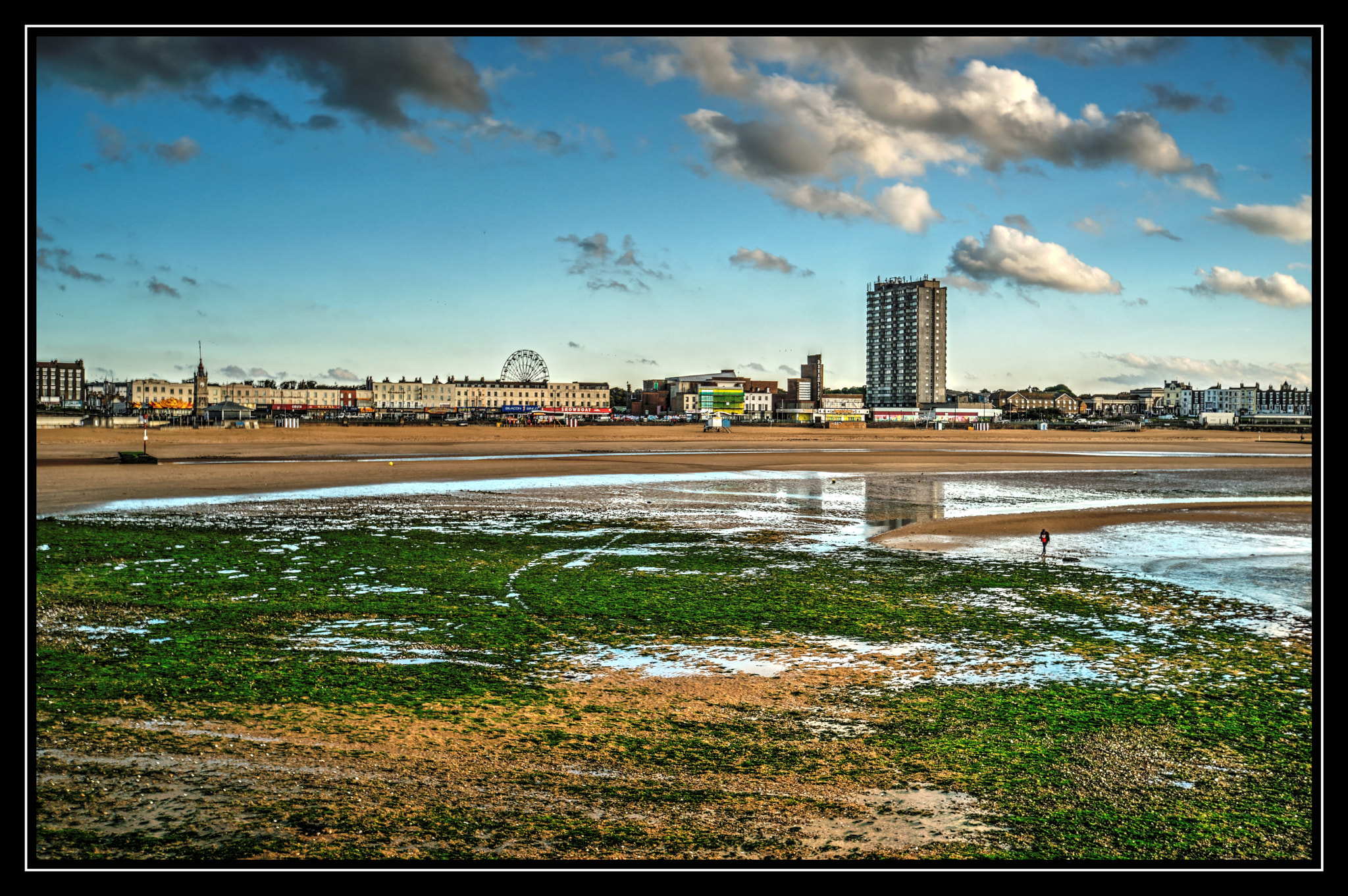 Minolta AF 35-105mm F3.5-4.5 New sample photo. Margate seafront photography