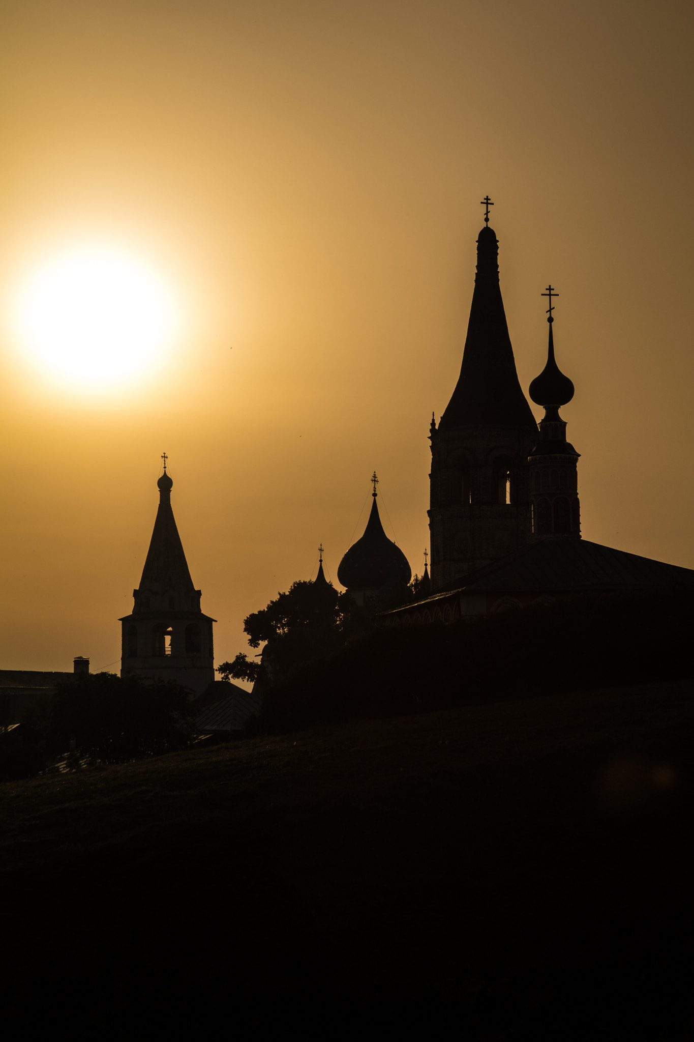 Canon EOS 80D + Canon EF 24-70mm F2.8L USM sample photo. Old russian town suzdal, sunset. photography