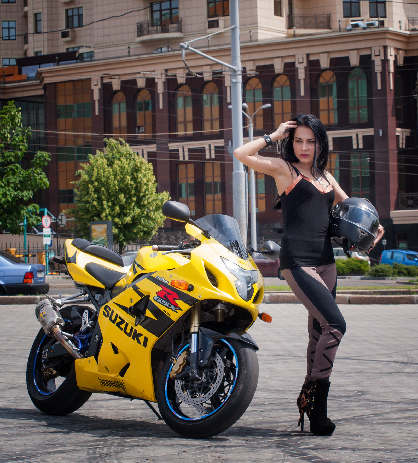 Olympus Zuiko Digital ED 40-150mm F4.0-5.6 sample photo. Moto girl photography