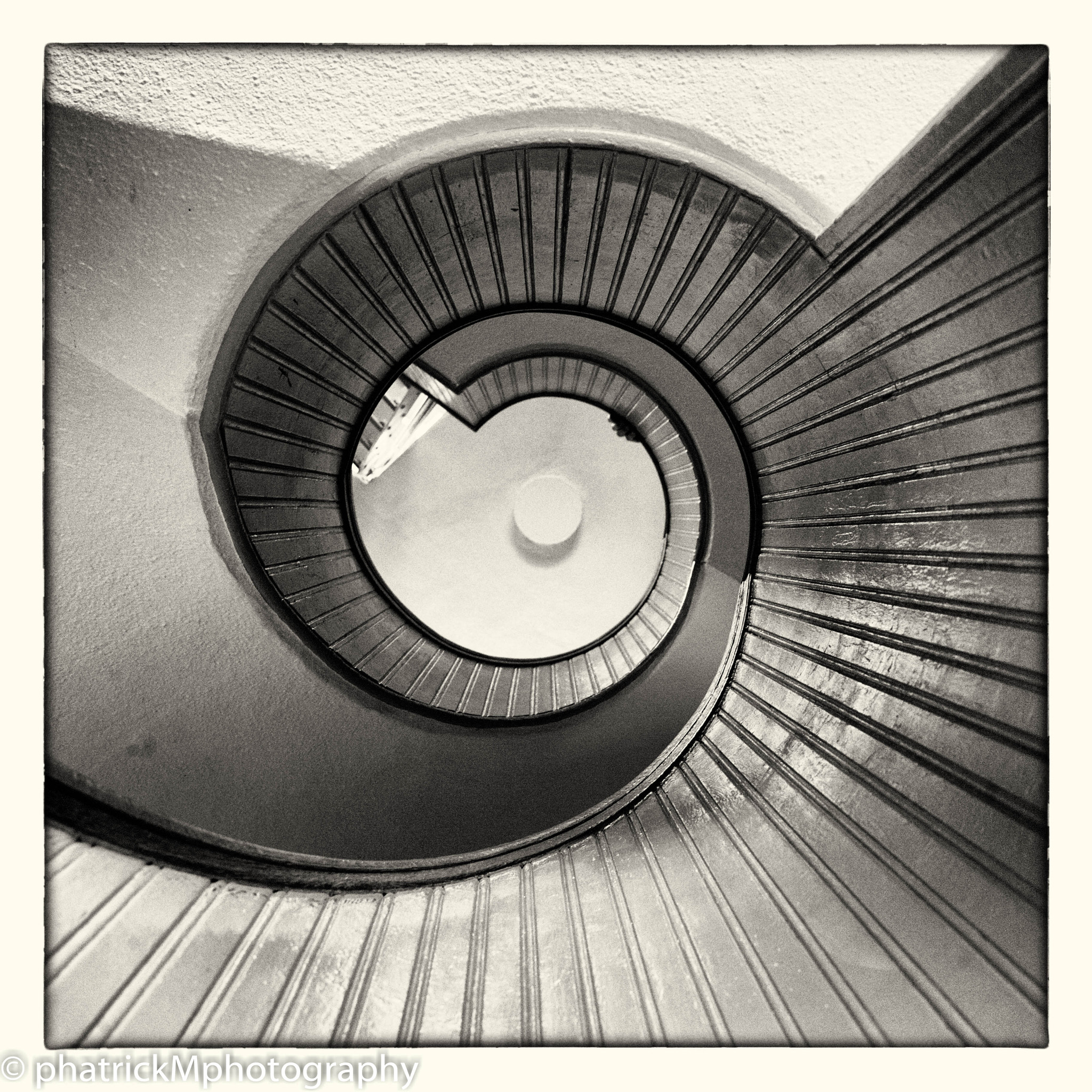 Summilux-M 1:1.4/50 sample photo. Spiralstairs photography