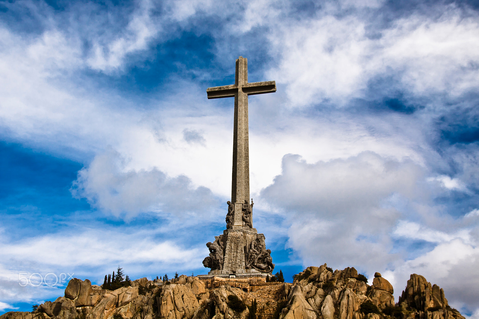 Canon EOS 50D + Sigma 18-50mm f/2.8 Macro sample photo. Valle de los caidos photography