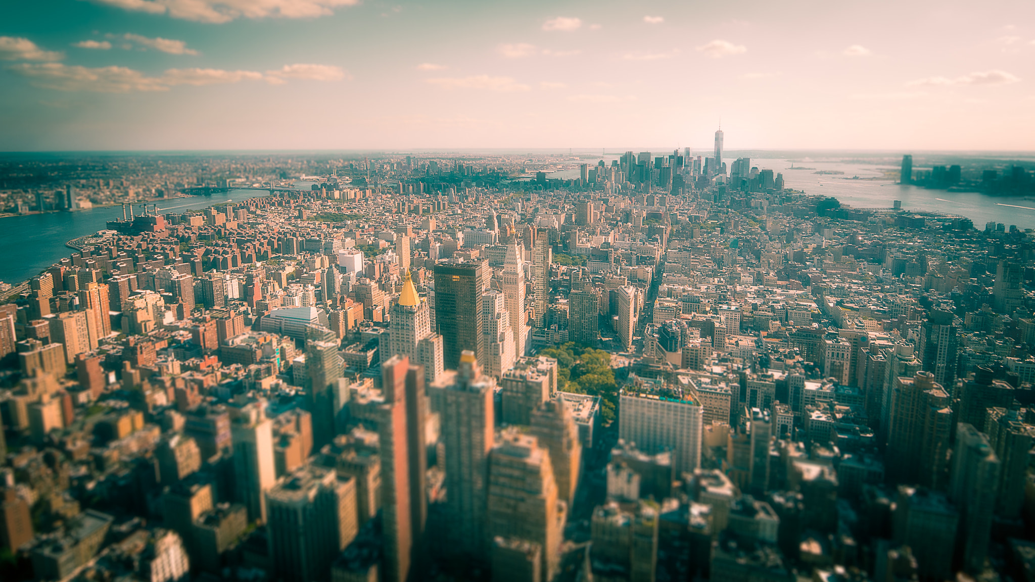 Panasonic Lumix DMC-GX7 + OLYMPUS M.9-18mm F4.0-5.6 sample photo. Manhattan glow photography