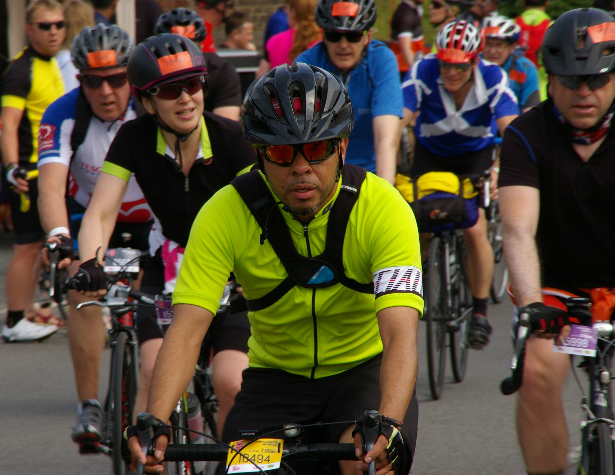 Pentax K100D sample photo. Cyclist photography