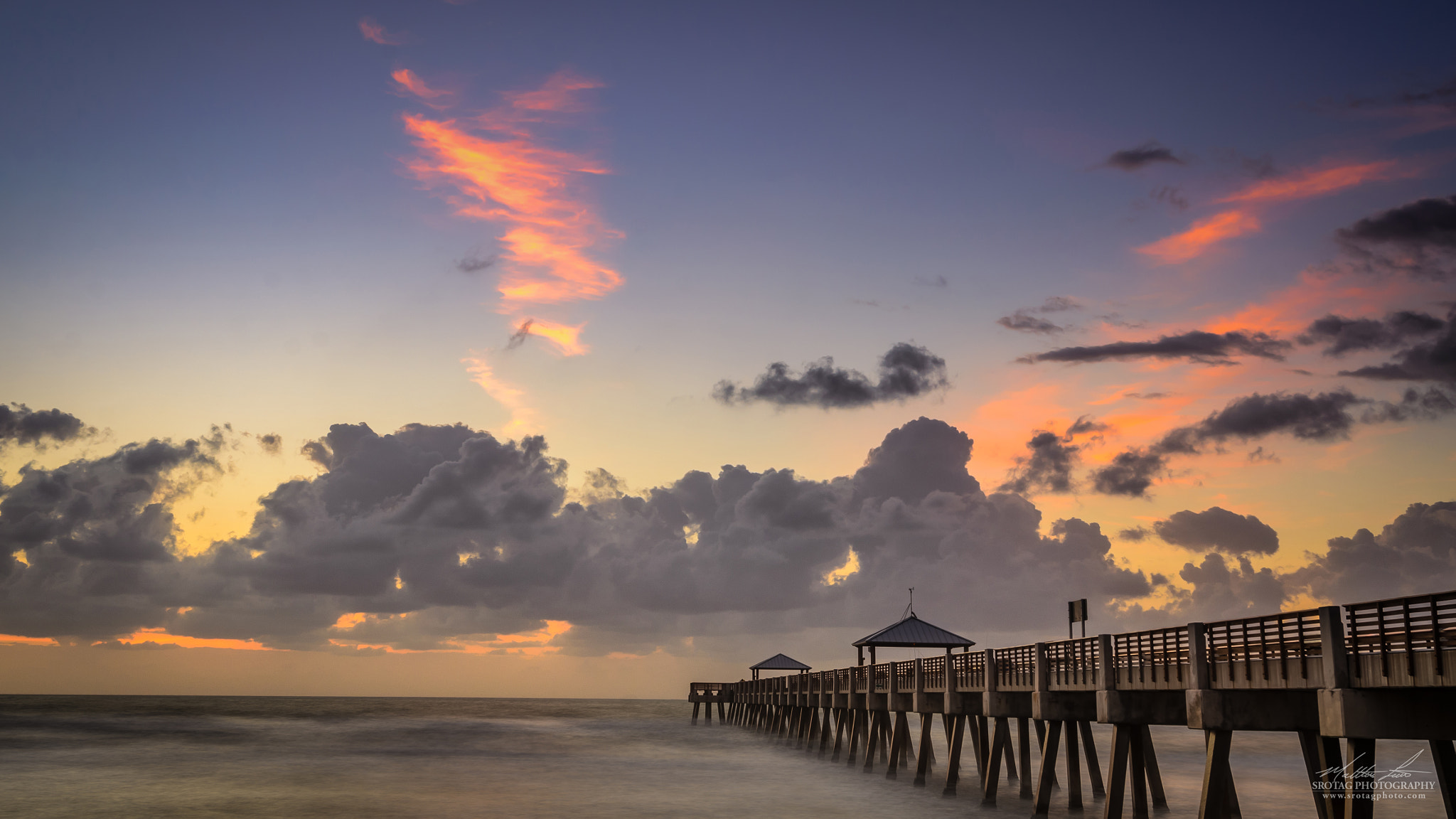 Nikon AF-S Nikkor 17-35mm F2.8D ED-IF sample photo. Civil twilight  - juno beach pier photography