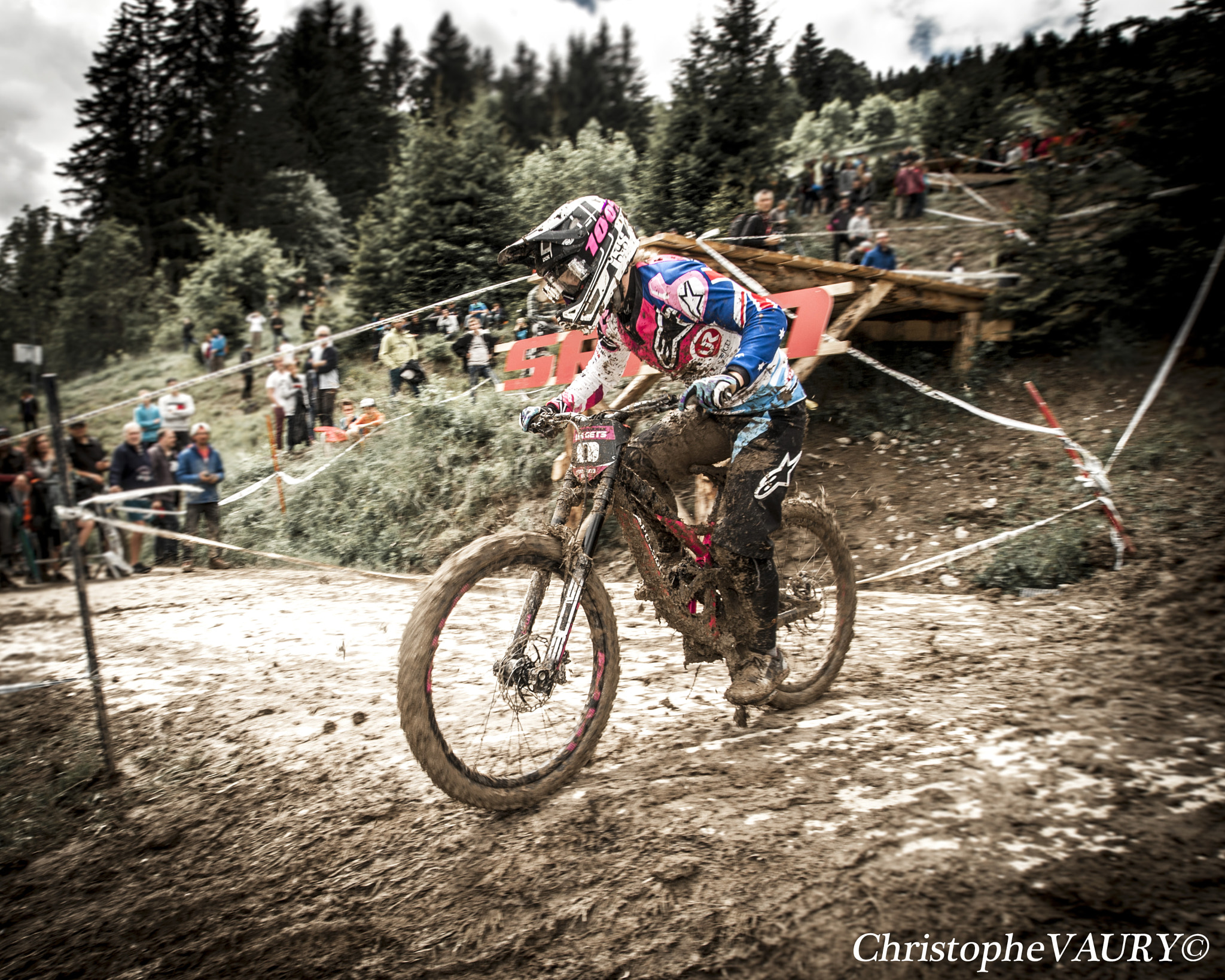 Nikon D3 + Sigma 17-35mm F2.8-4 EX Aspherical sample photo. Crankworx © photography