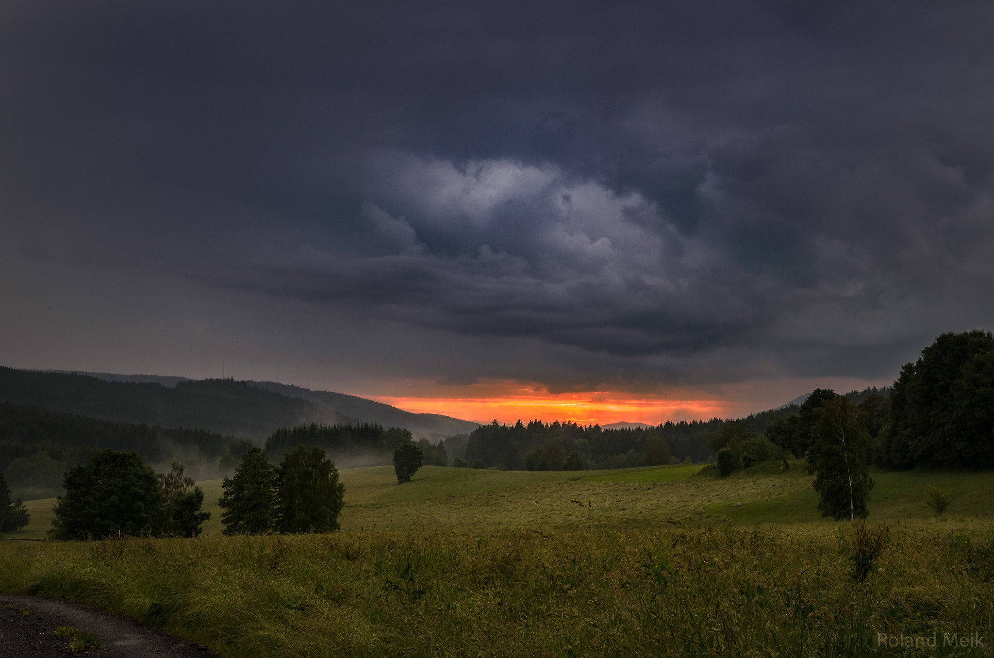 Nikon D5100 + Sigma 18-35mm F1.8 DC HSM Art sample photo. Dramatic photography