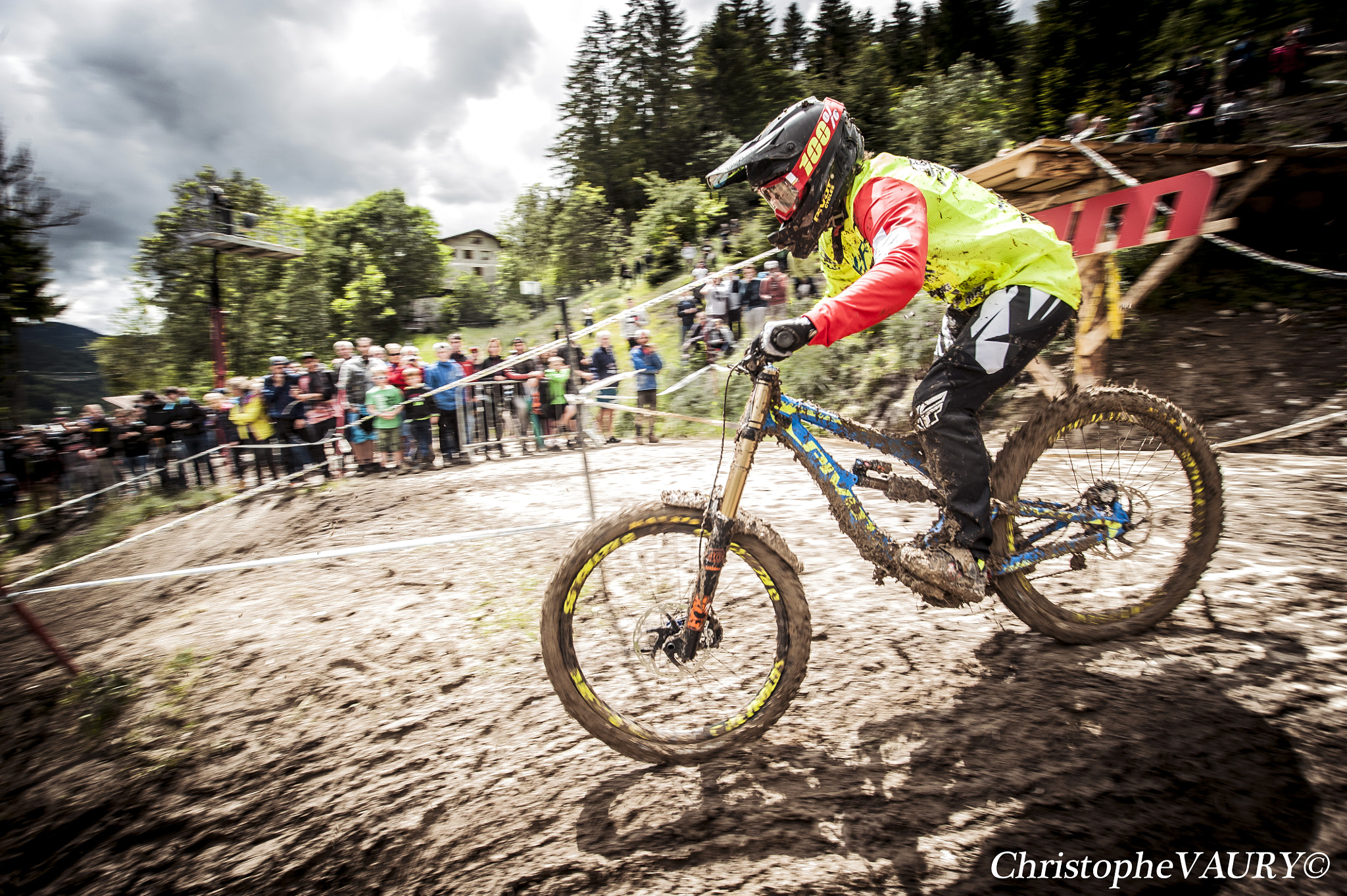 Nikon D3 + Sigma 17-35mm F2.8-4 EX Aspherical sample photo. Crankworx © photography