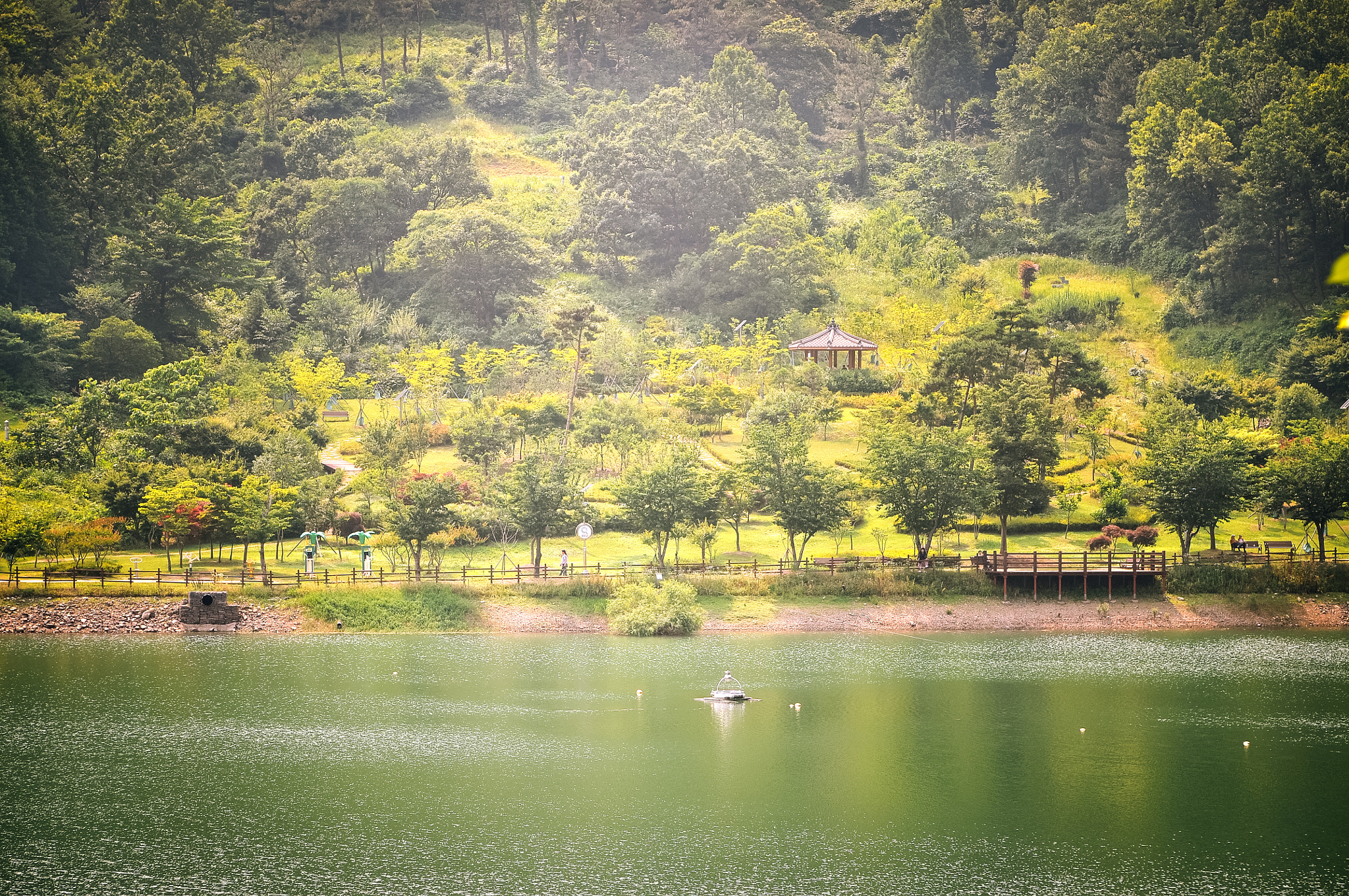 Nikon AF-S Nikkor 28-70mm F2.8 ED-IF sample photo. Man-yeon lake photography