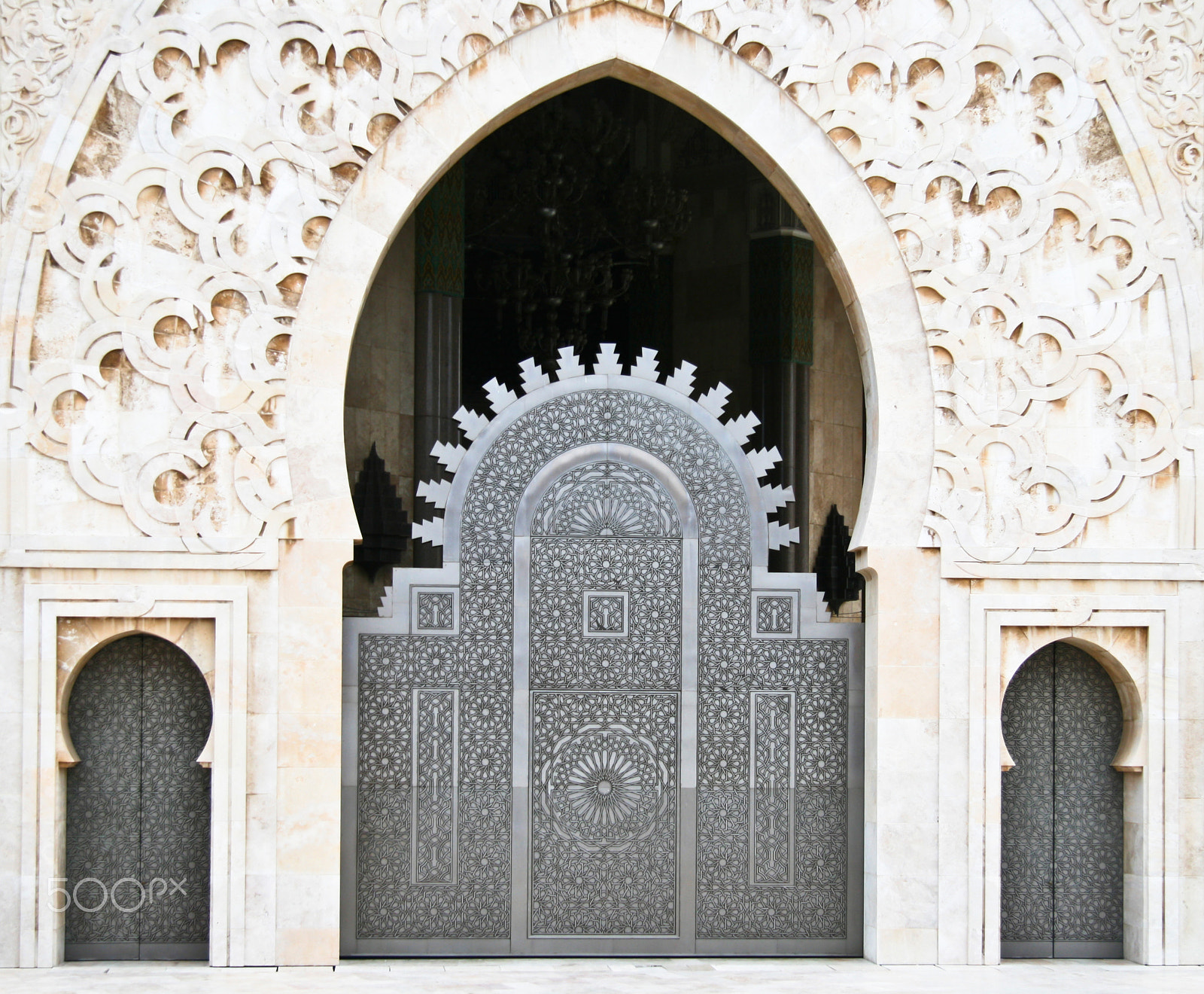 Canon EOS 400D (EOS Digital Rebel XTi / EOS Kiss Digital X) sample photo. Hassan ii mosque entrance photography