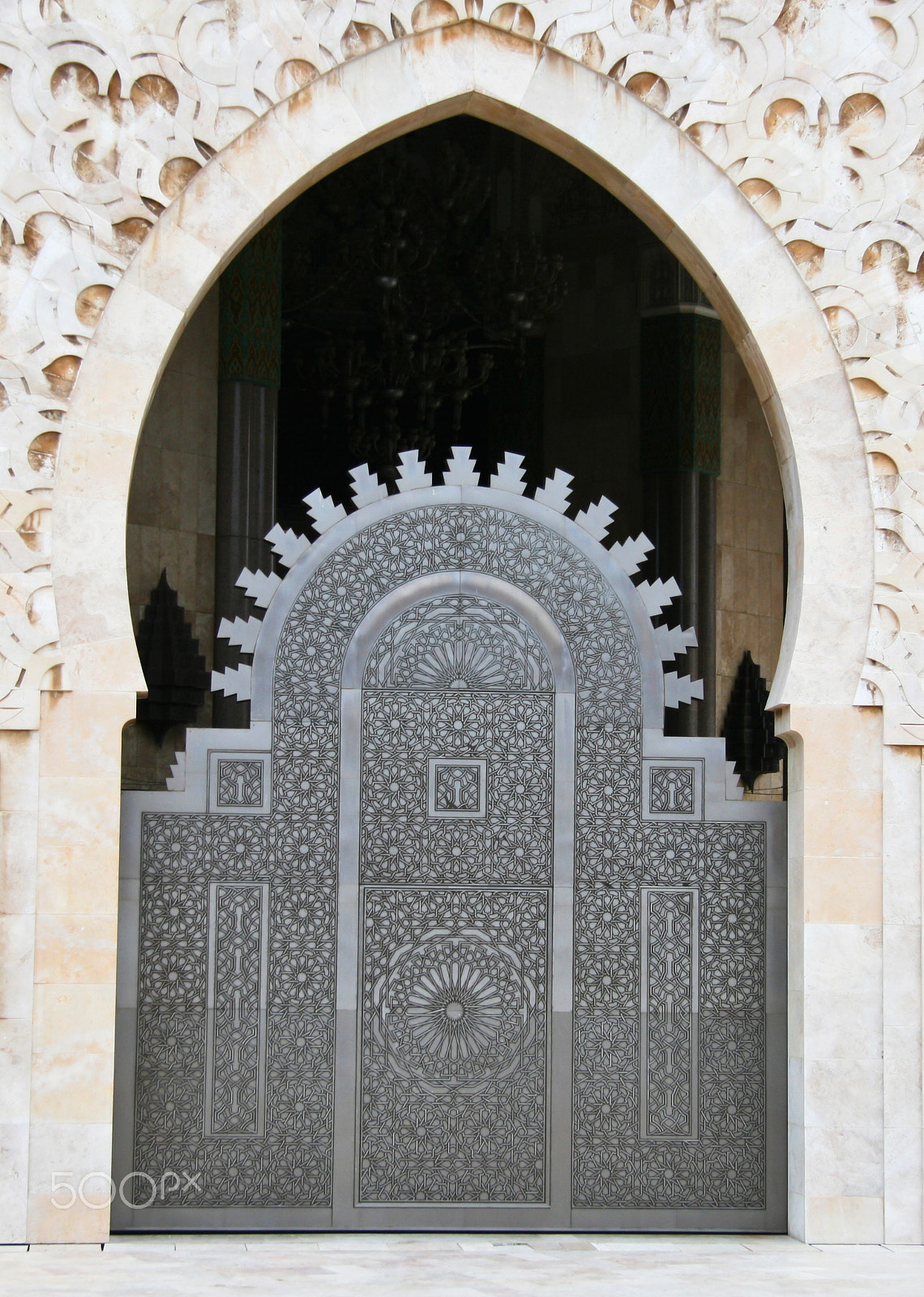 Canon EOS 400D (EOS Digital Rebel XTi / EOS Kiss Digital X) sample photo. Hassan ii mosque entrance photography
