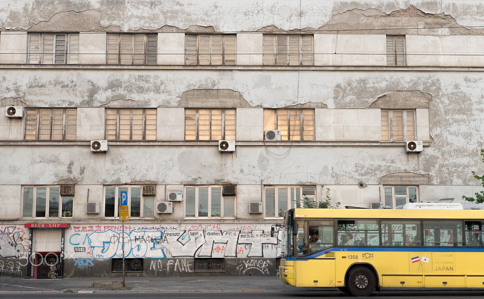 Sony a99 II sample photo. Big yellow belgrade bus photography