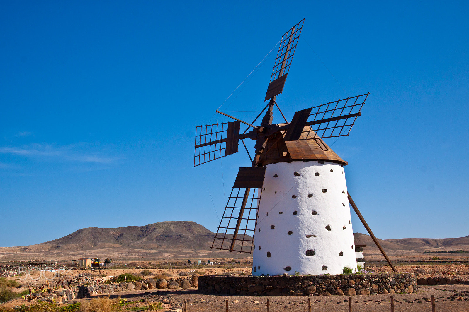 Canon EOS 50D + Sigma 18-50mm f/2.8 Macro sample photo. A traditional windmill at the fuertaventura photography