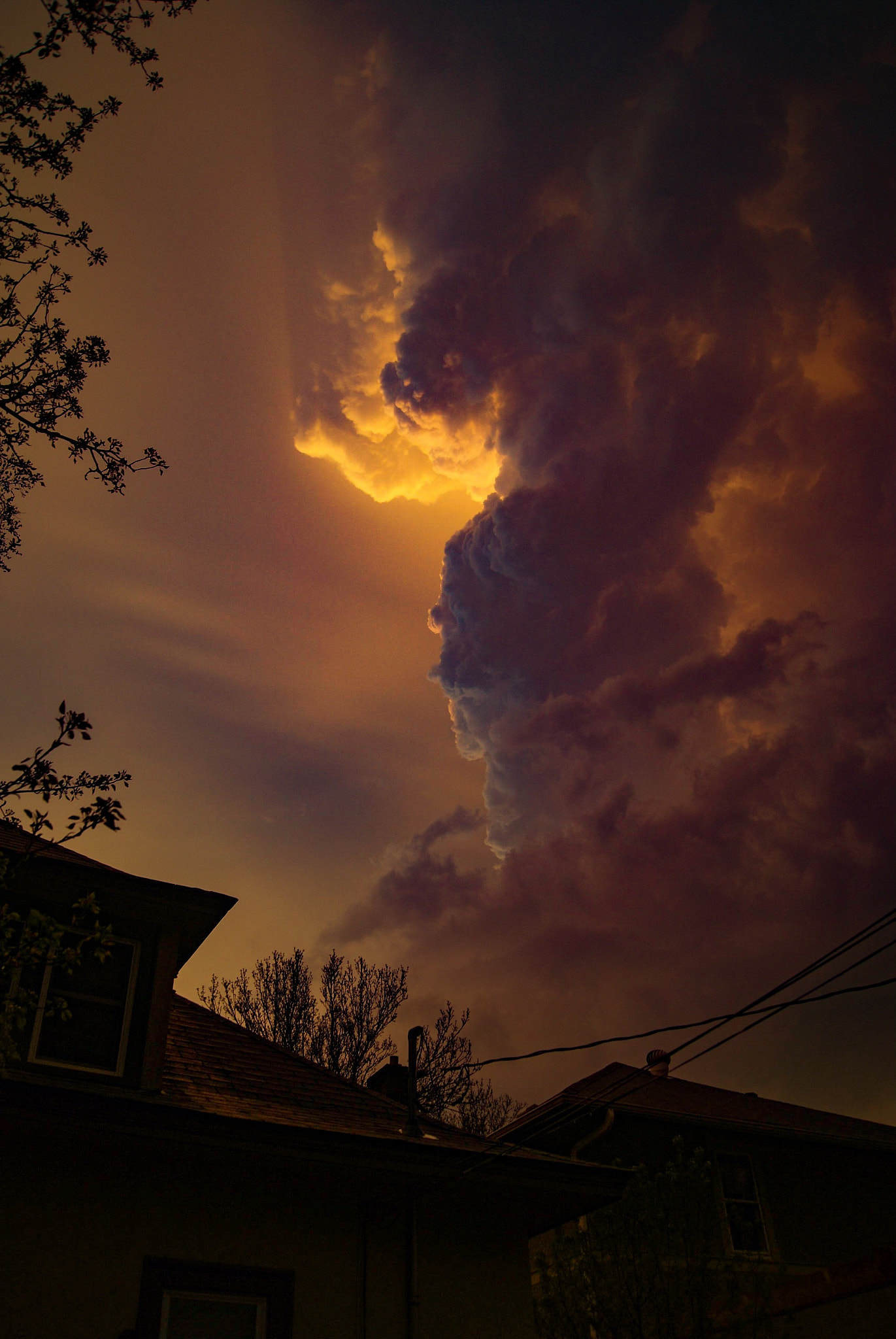 Sony Alpha DSLR-A330 + Sony DT 18-55mm F3.5-5.6 SAM II sample photo. Tornado clouds photography