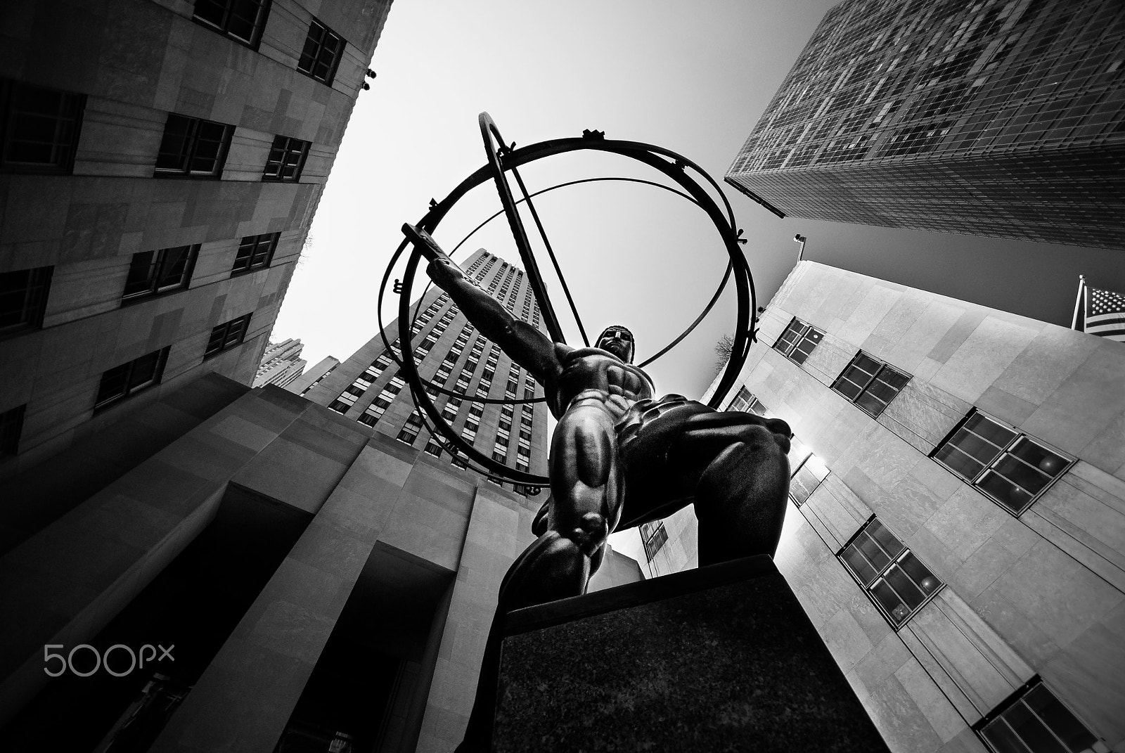 Sigma 10-20mm F4-5.6 EX DC HSM sample photo. Atlas - rockefeller center photography