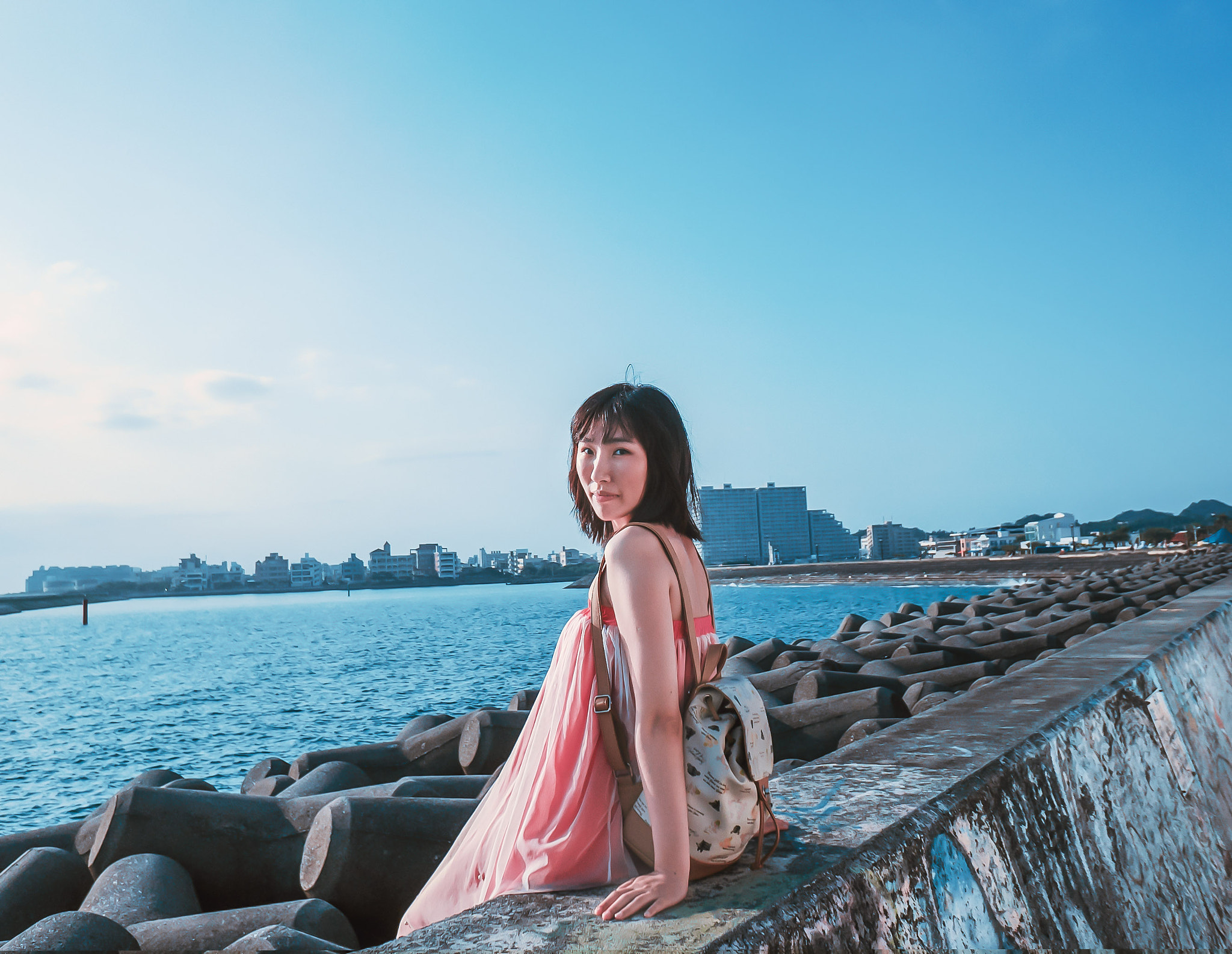Sony a7 II + Sony E 16mm F2.8 sample photo. Girl in okinawa photography