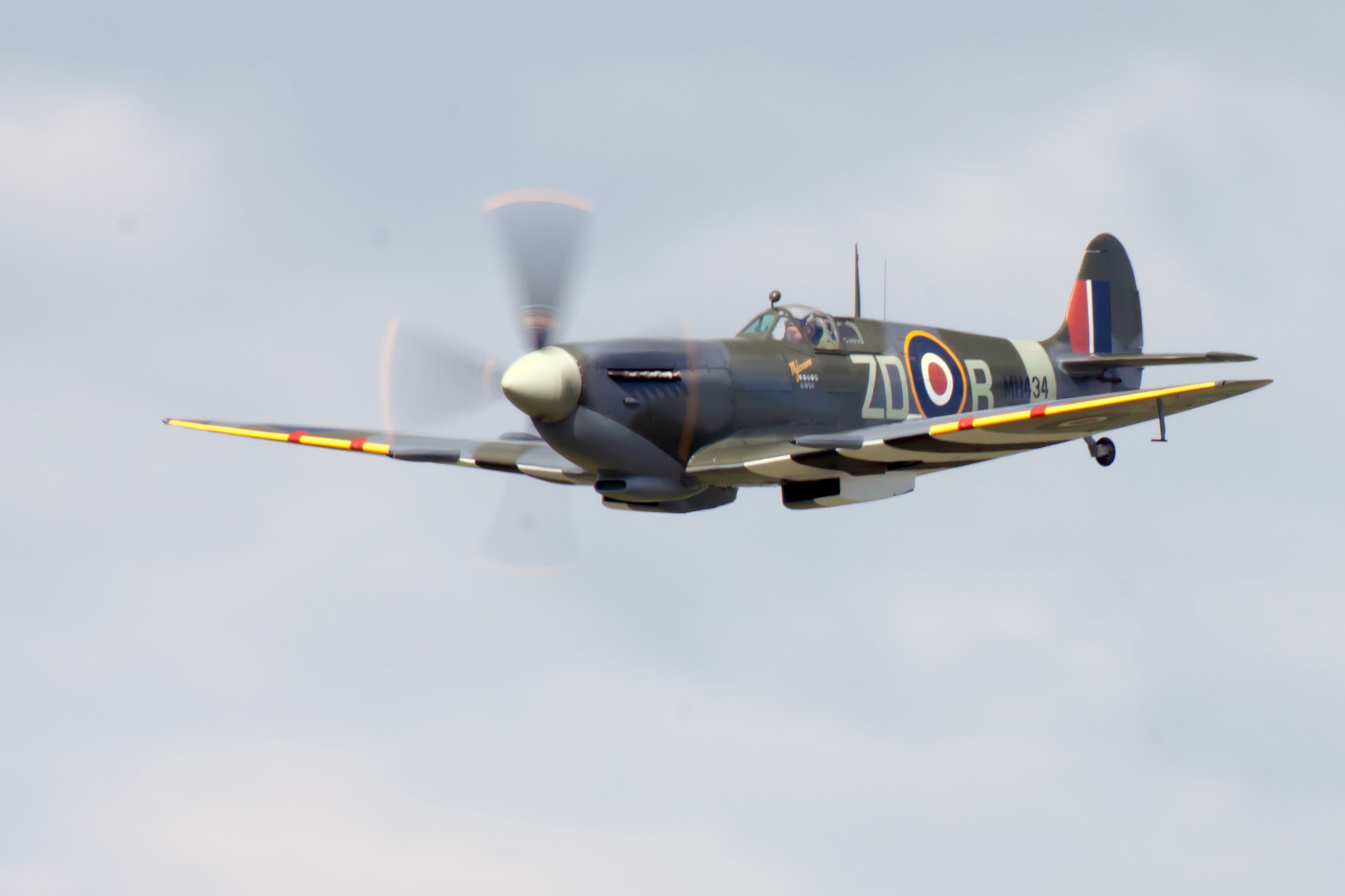 Canon EF 100-400mm F4.5-5.6L IS USM sample photo. Spitfire photography