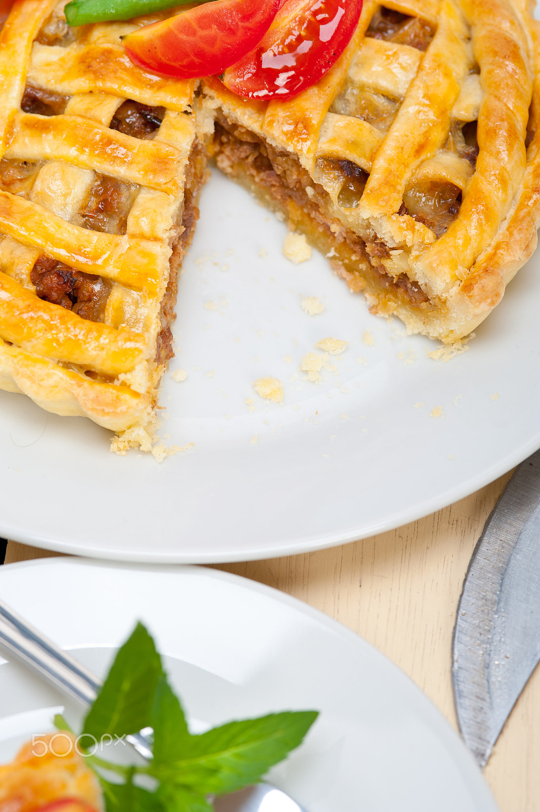 Nikon D700 + AF Micro-Nikkor 105mm f/2.8 sample photo. Home made beef pie photography