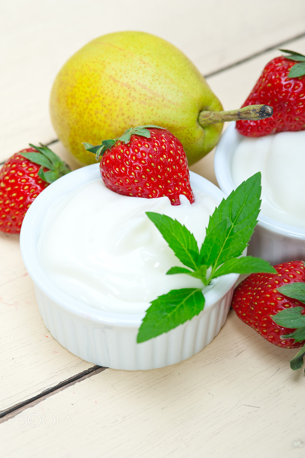 Nikon D700 + AF Micro-Nikkor 105mm f/2.8 sample photo. Fruits and yogurt photography