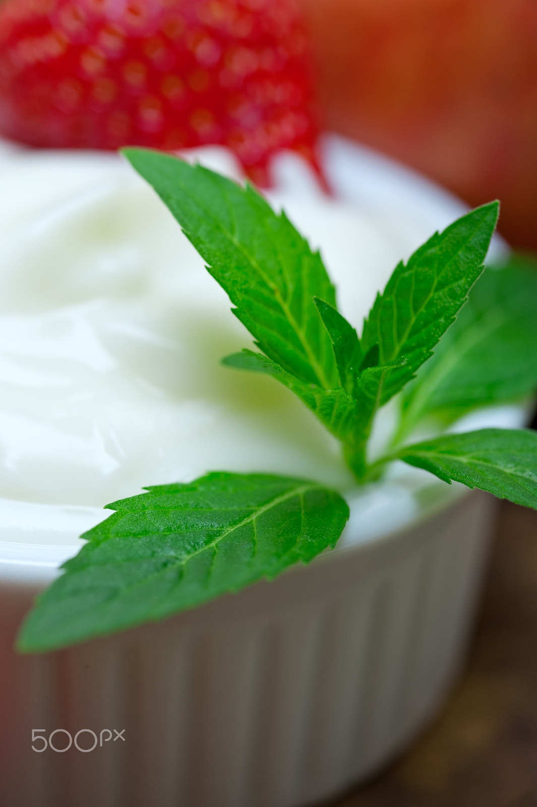 Nikon D700 + AF Micro-Nikkor 105mm f/2.8 sample photo. Fruits and yogurt photography