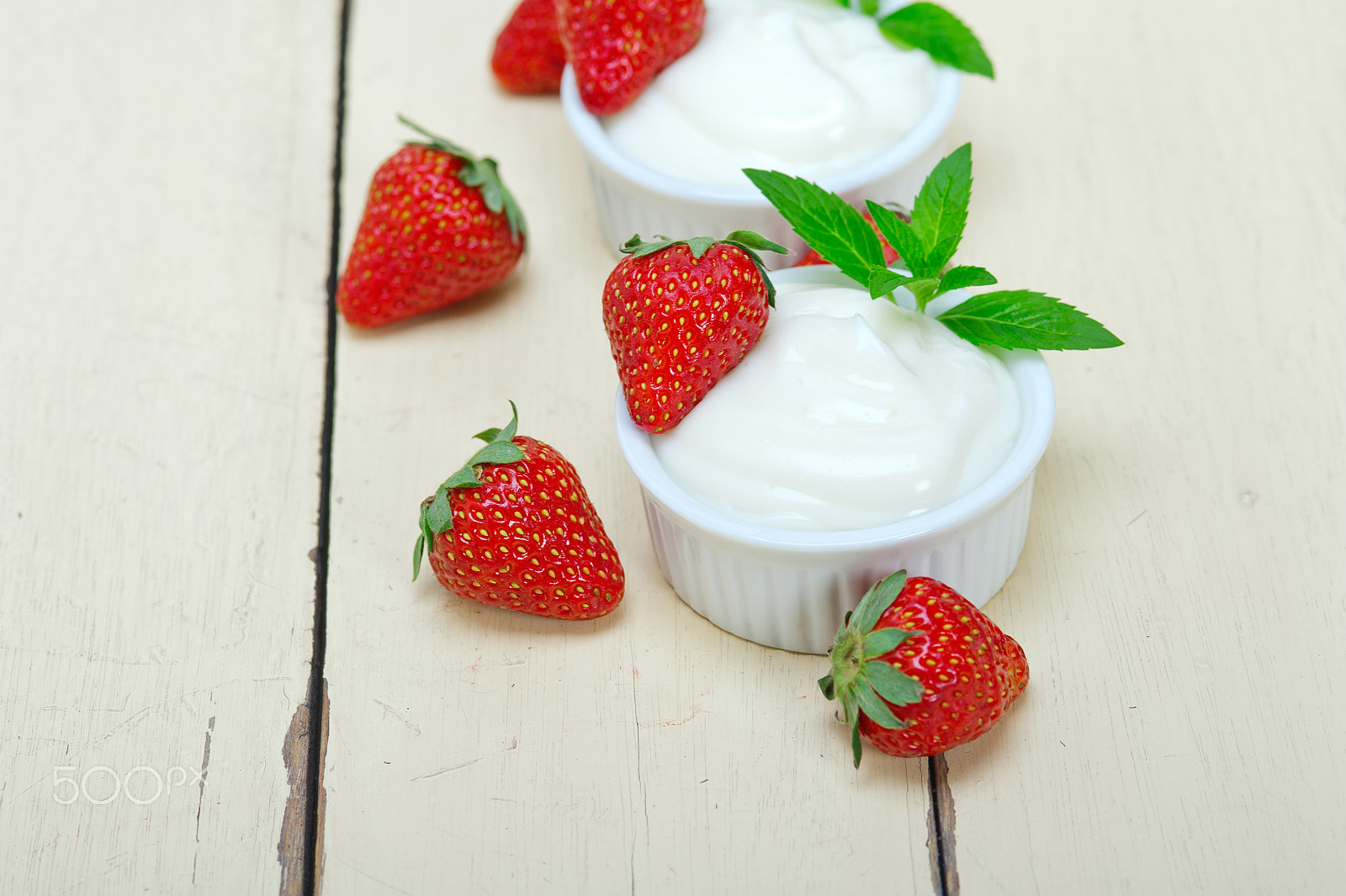 Nikon D700 + AF Micro-Nikkor 105mm f/2.8 sample photo. Organic greek yogurt and strawberry photography