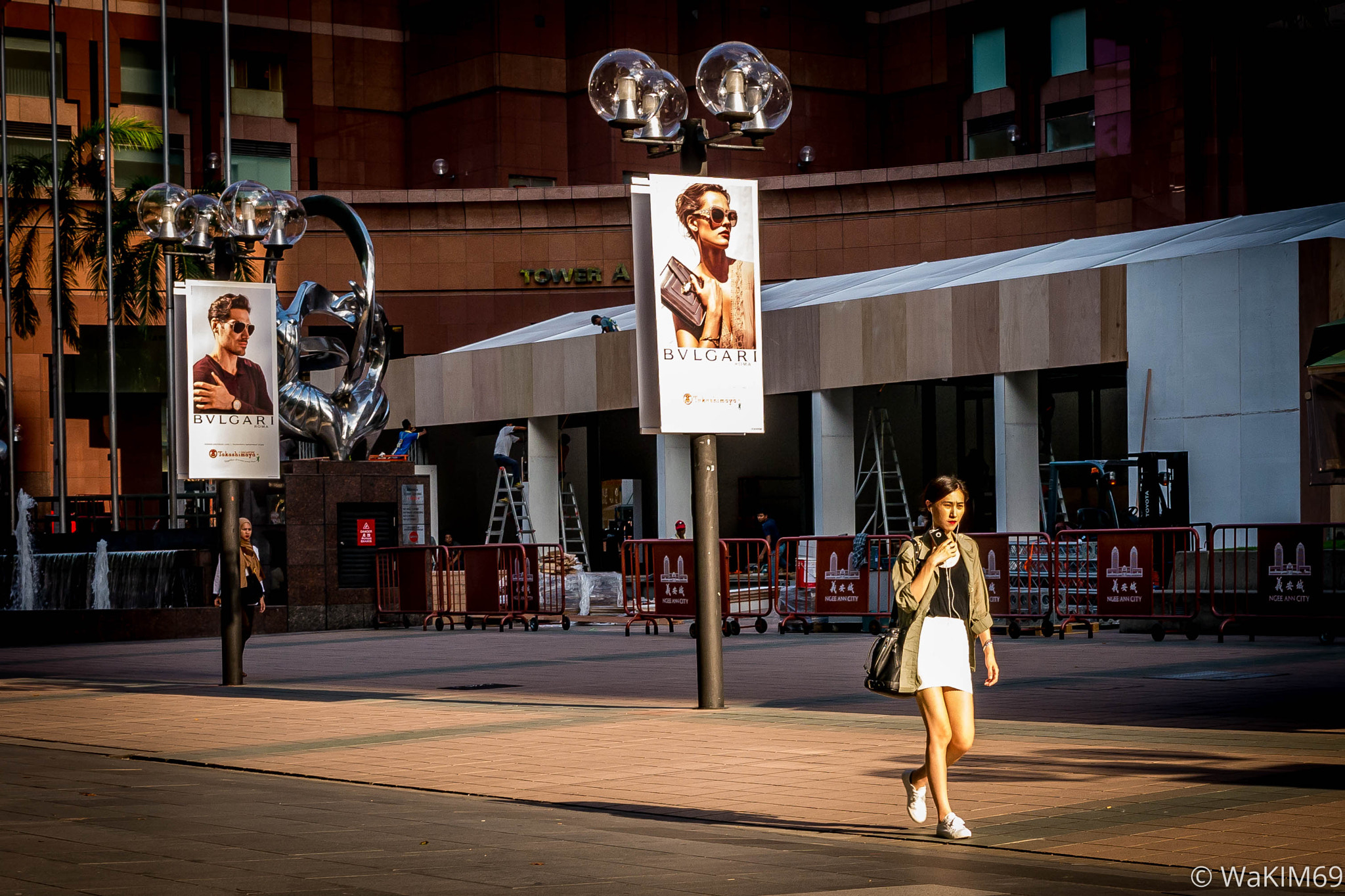 Panasonic Lumix DMC-G5 + Panasonic Leica DG Summilux 25mm F1.4 II ASPH sample photo. Wear 'em sunglasses gurl... :) photography