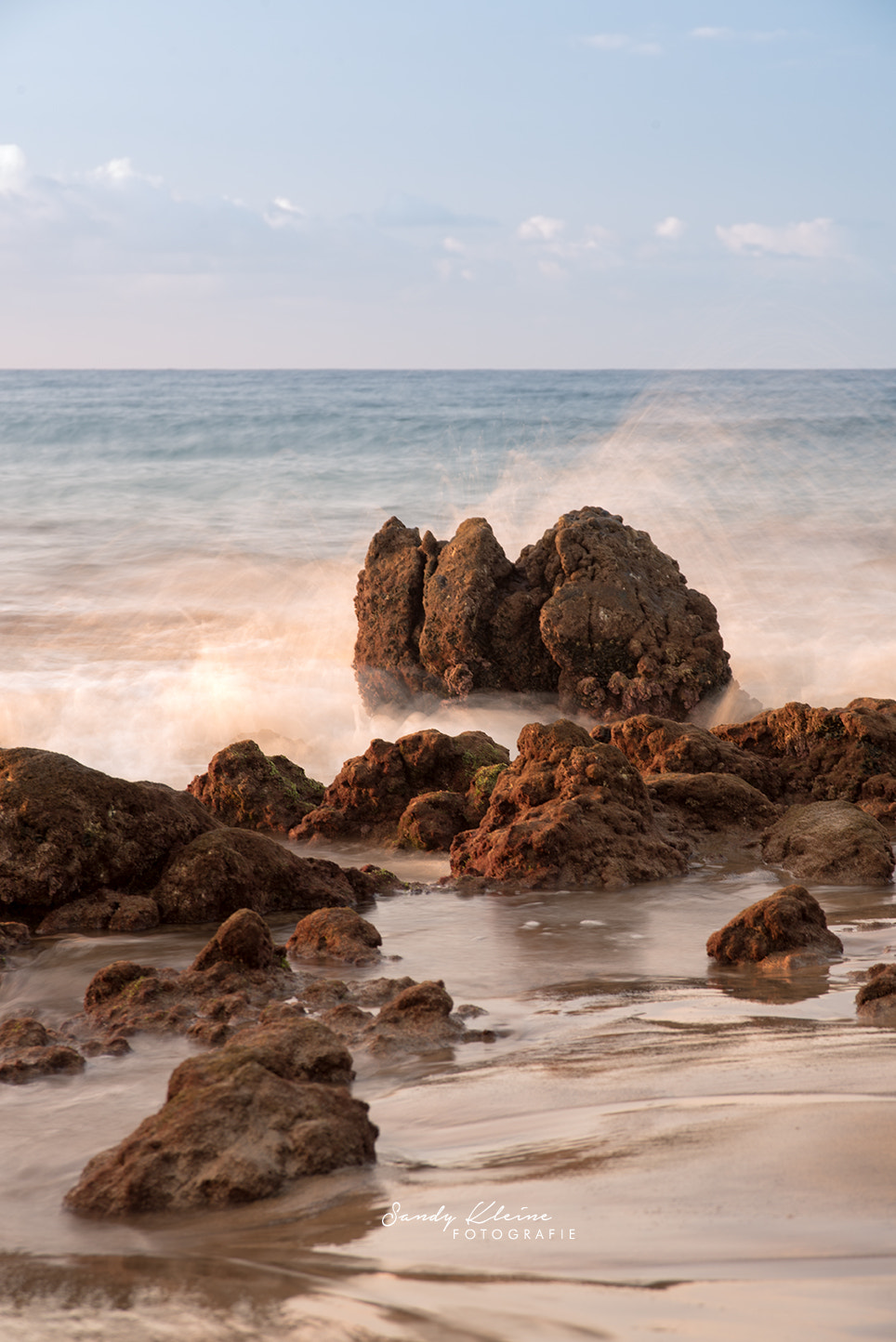 AF Zoom-Nikkor 28-105mm f/3.5-4.5D IF sample photo. Beach photography