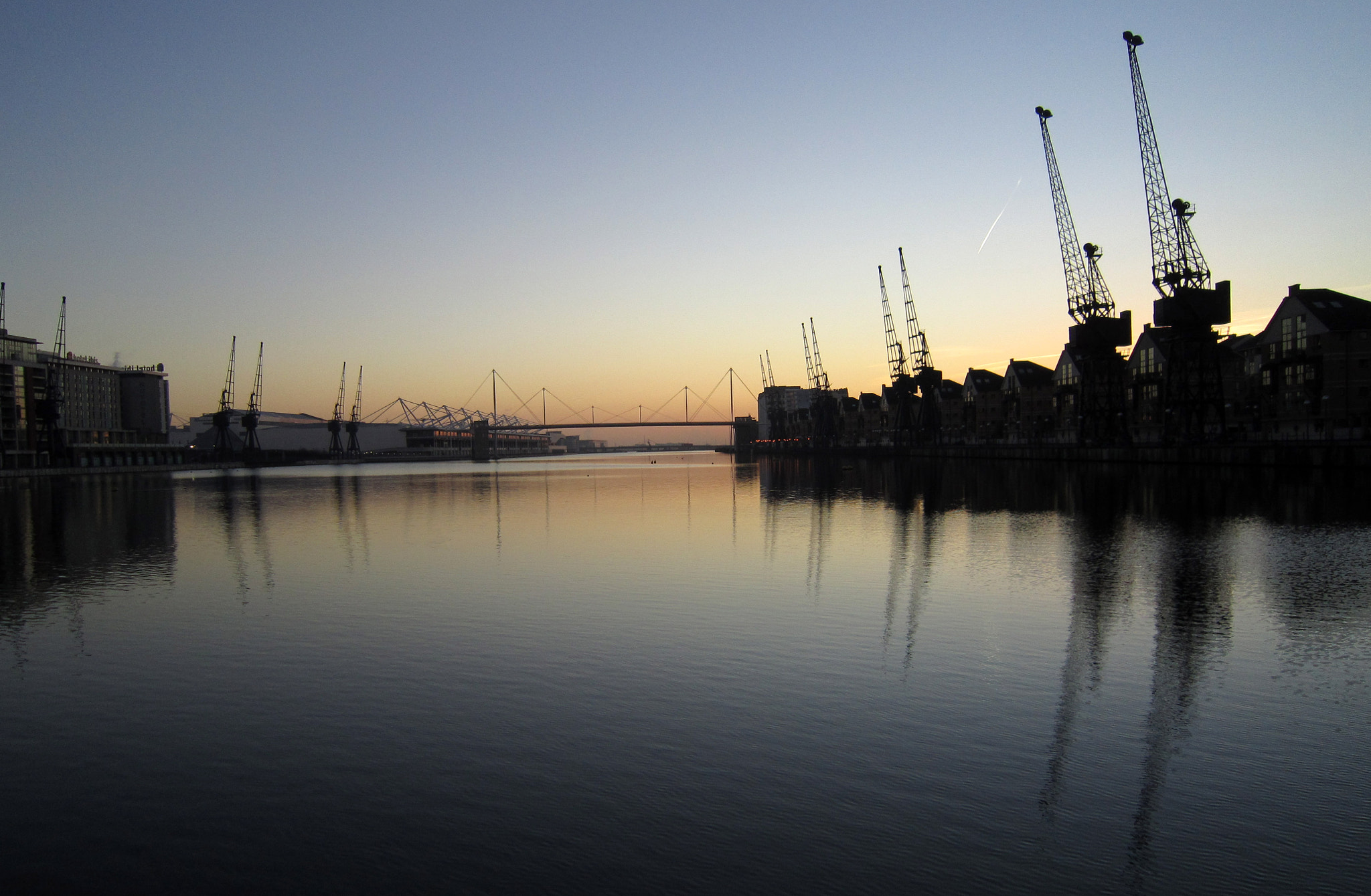 Canon PowerShot SD3500 IS (IXUS 210 / IXY 10S) sample photo. Early morning docklands01 photography