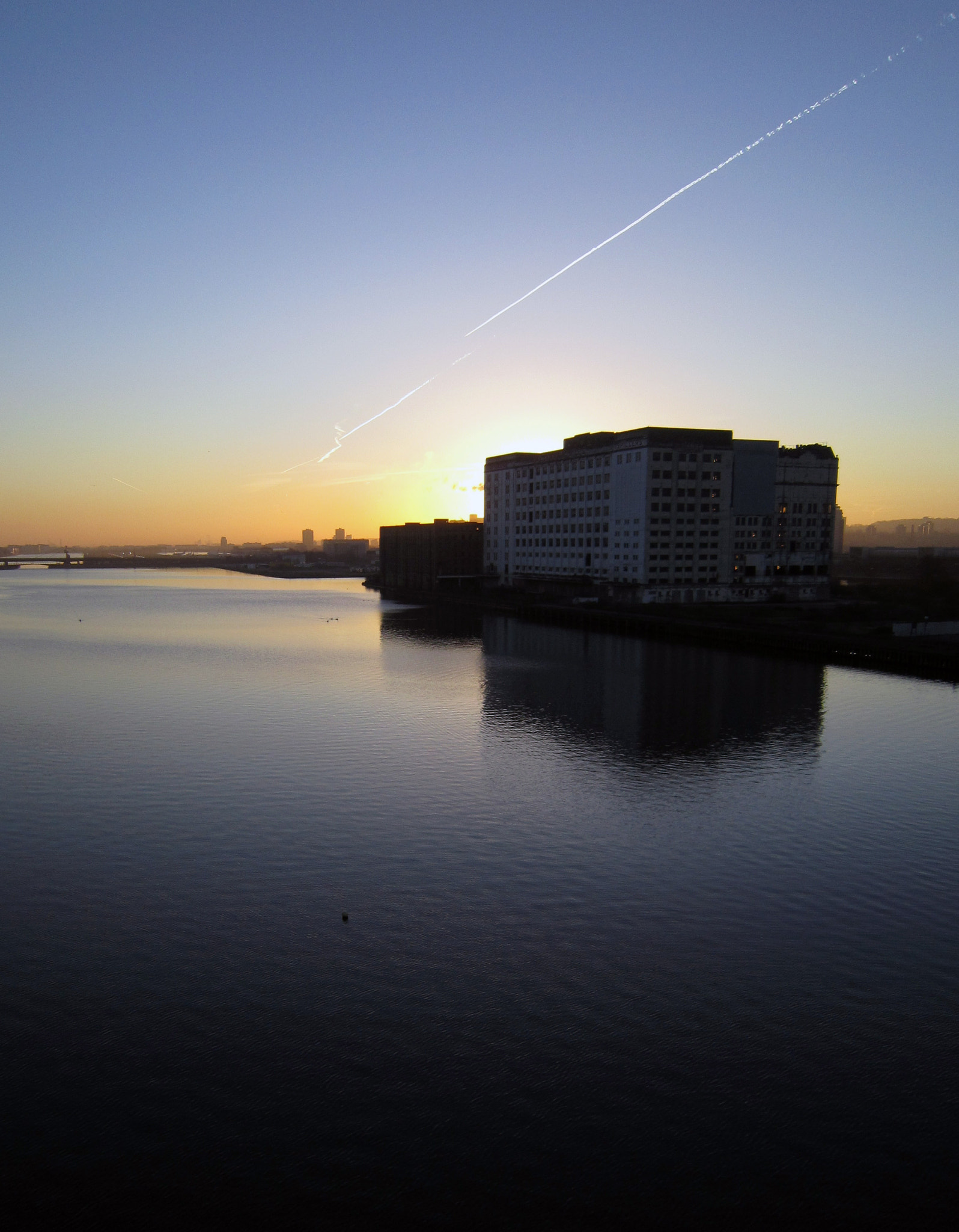 Canon PowerShot SD3500 IS (IXUS 210 / IXY 10S) sample photo. Docklands millenium mill photography