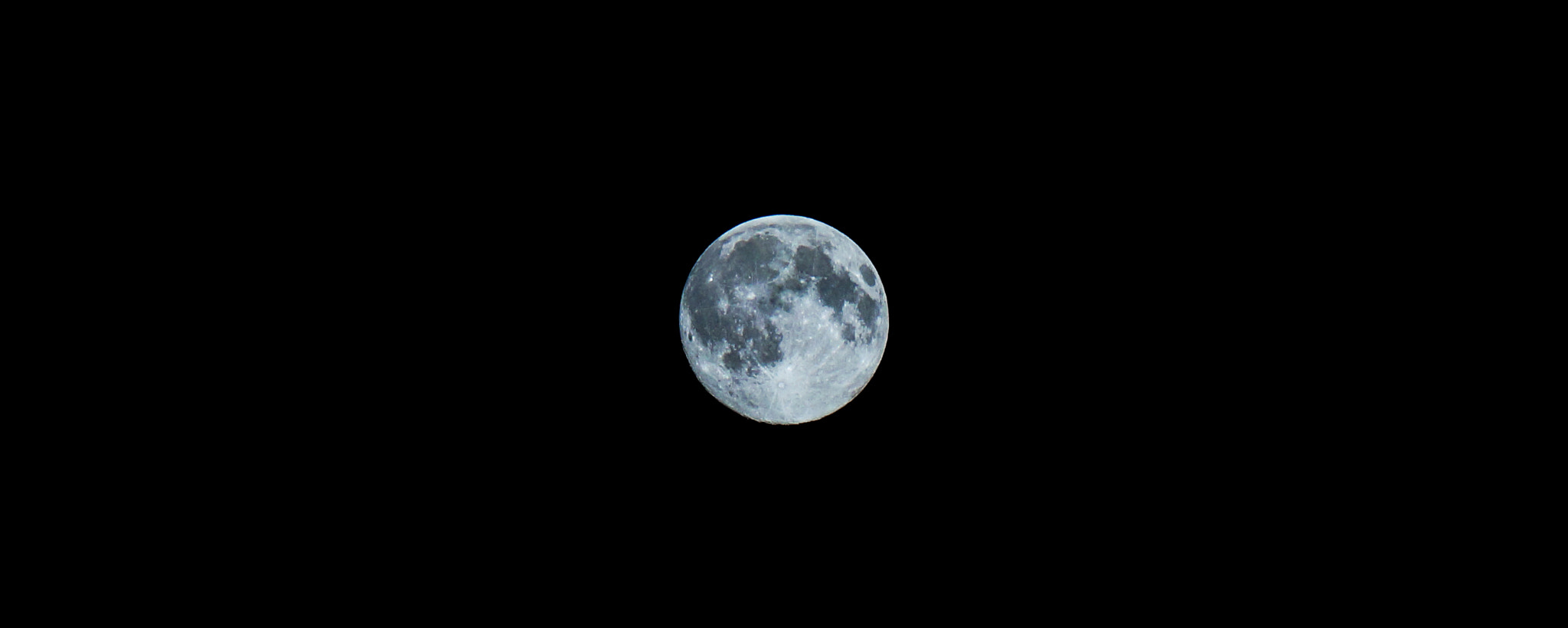 Sony Alpha NEX-F3 + Sony E 55-210mm F4.5-6.3 OSS sample photo. Full moon on summer solstice night photography