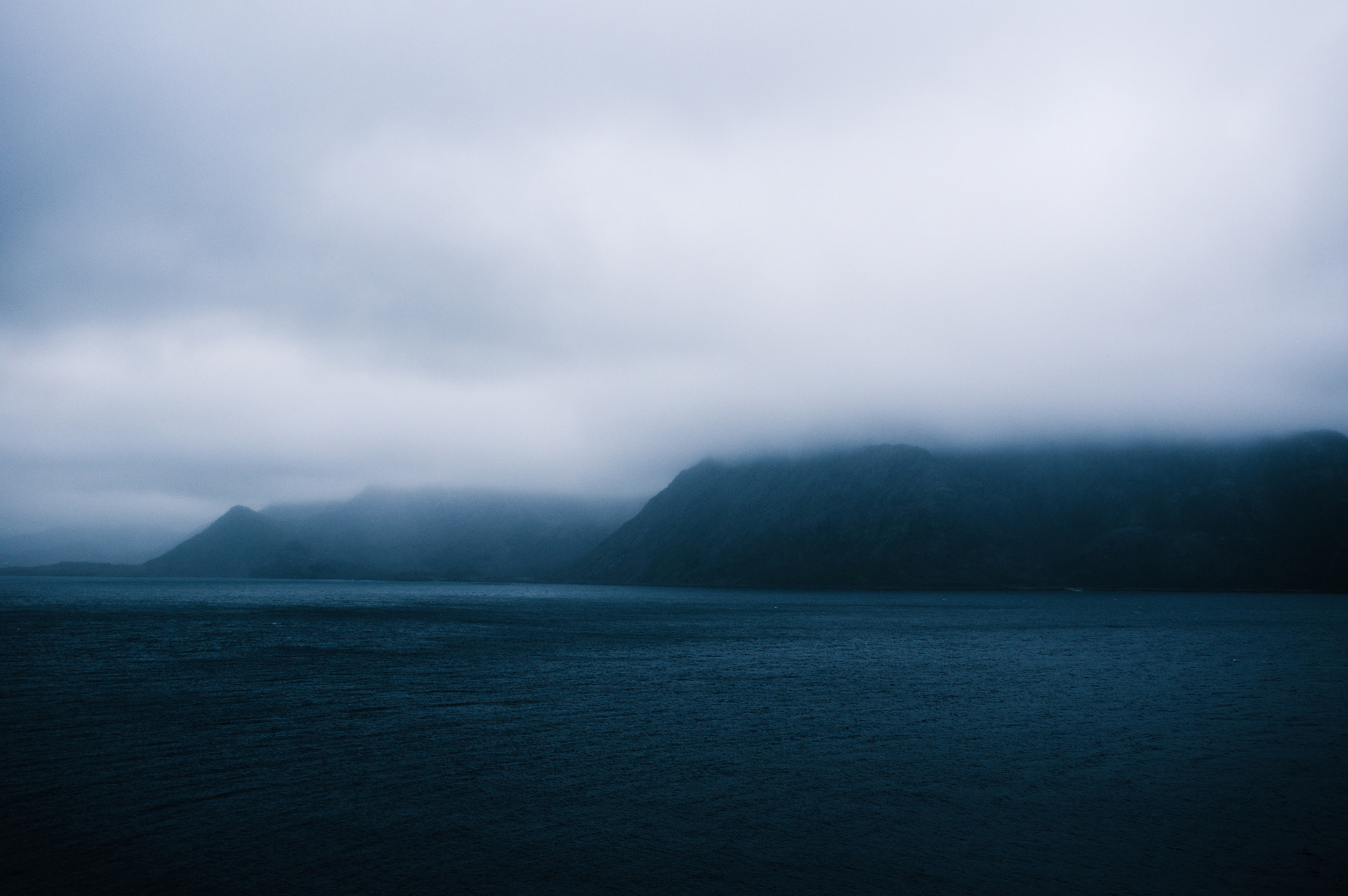 Sony SLT-A55 (SLT-A55V) + Sony DT 30mm F2.8 Macro SAM sample photo. Fog photography