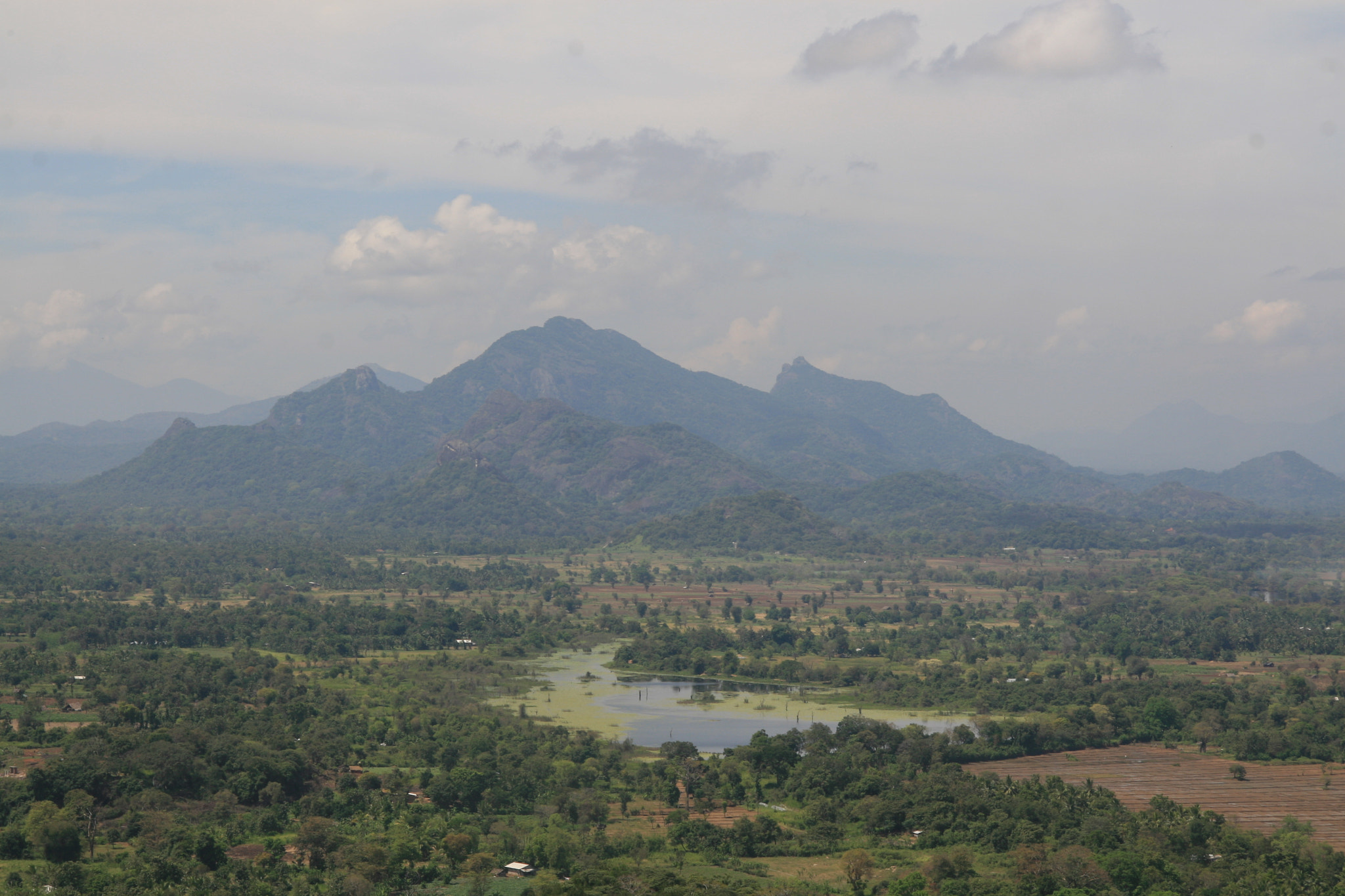Canon EF-S 17-85mm F4-5.6 IS USM sample photo. Sri lanka lion's rock photography