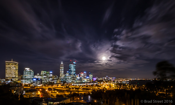 Sigma 8-16mm F4.5-5.6 DC HSM sample photo. Full moon over perth cityscape. photography