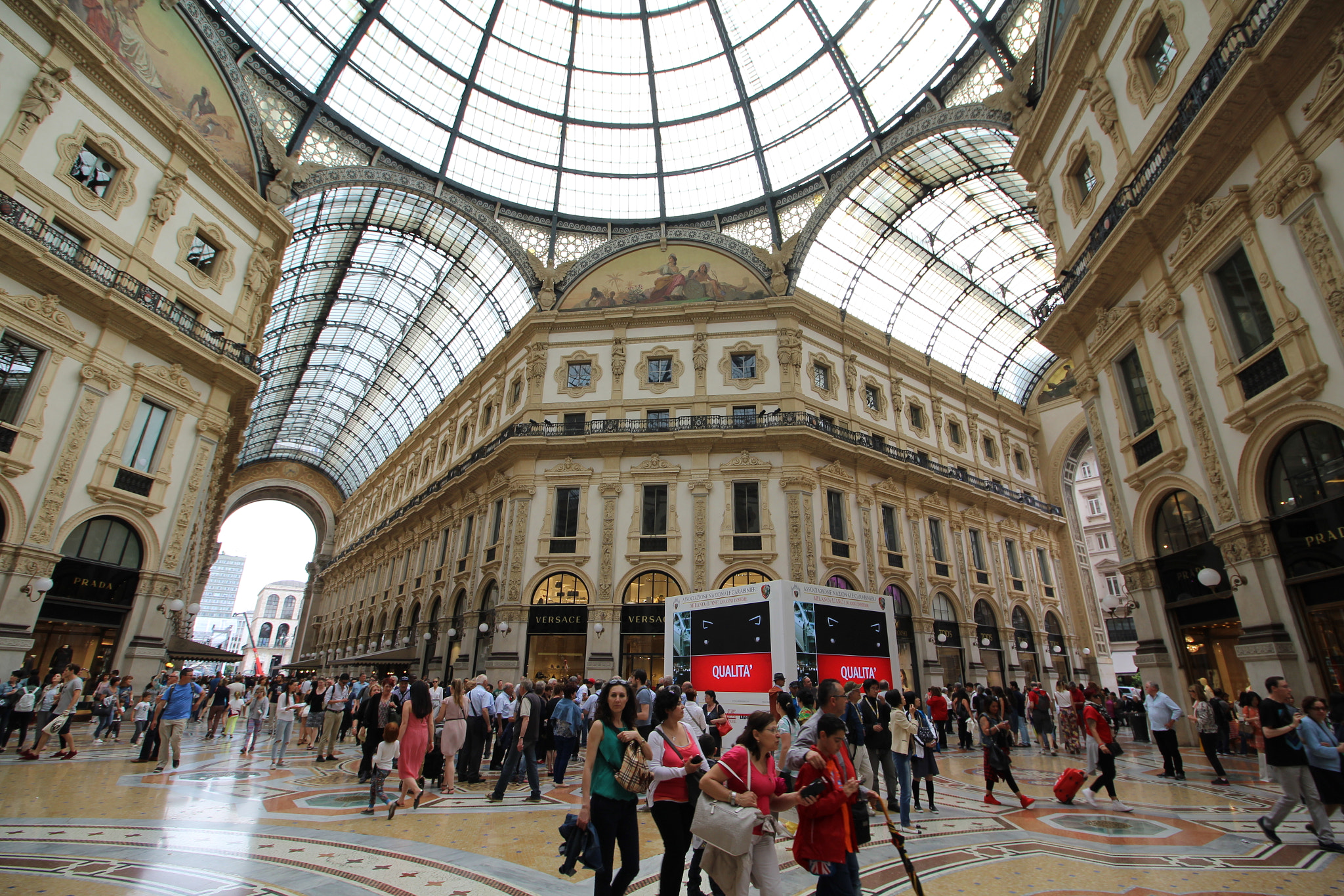 Canon EF-S 10-18mm F4.5–5.6 IS STM sample photo. A day in milan photography